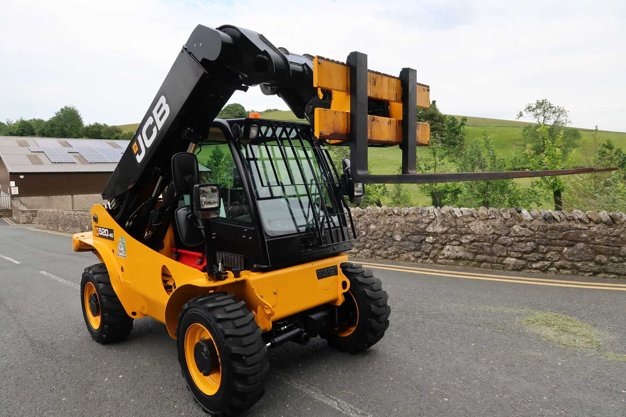 JCB 520-40
