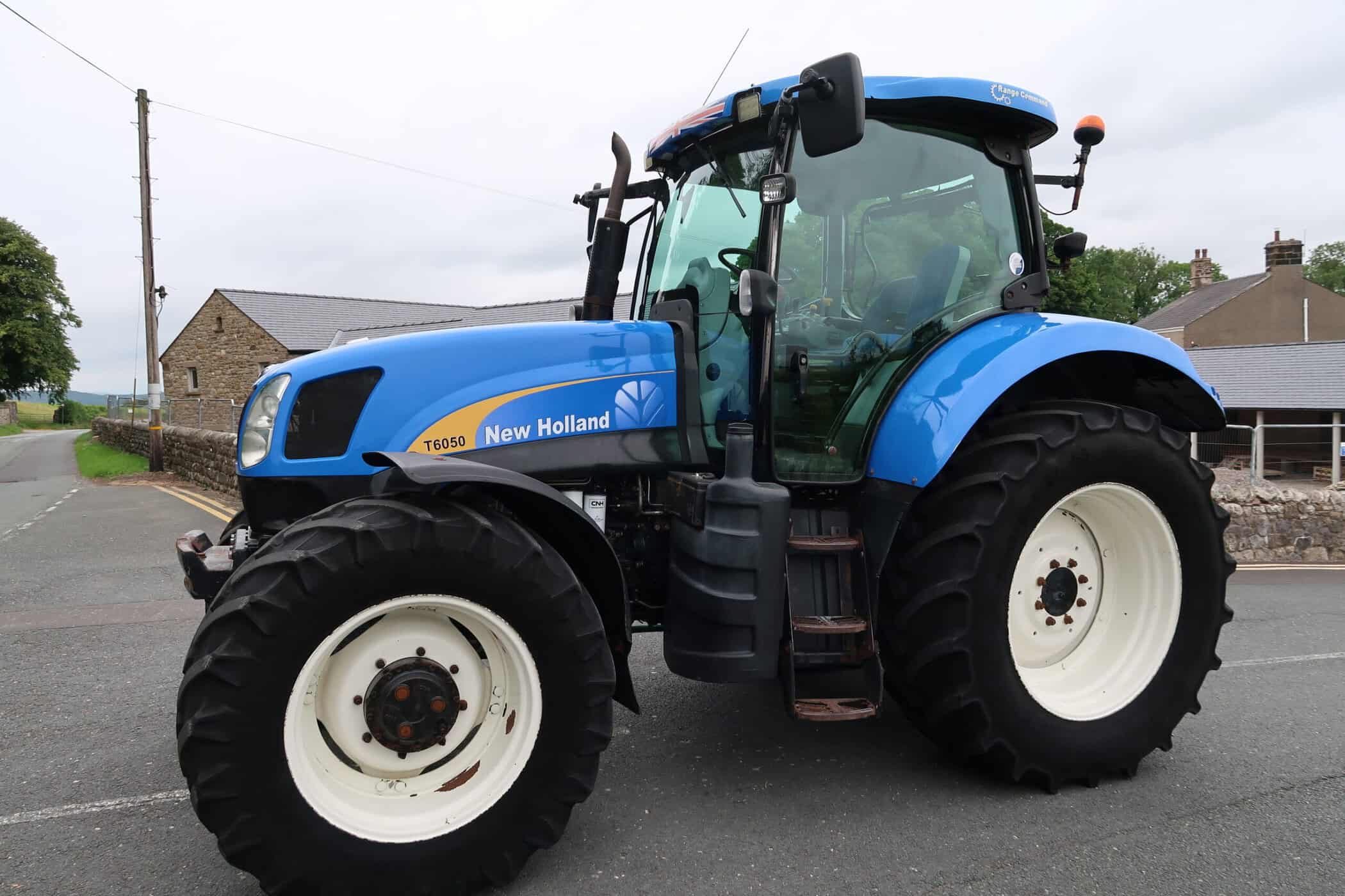 NEW HOLLAND T6050 - Image 3