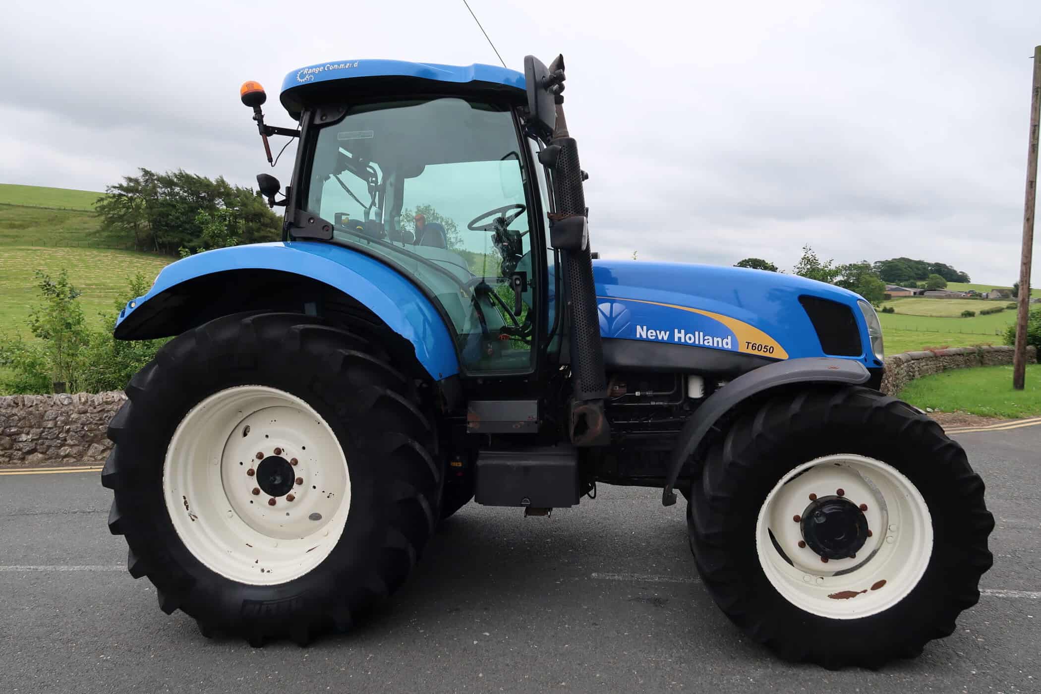 NEW HOLLAND T6050 - Image 4