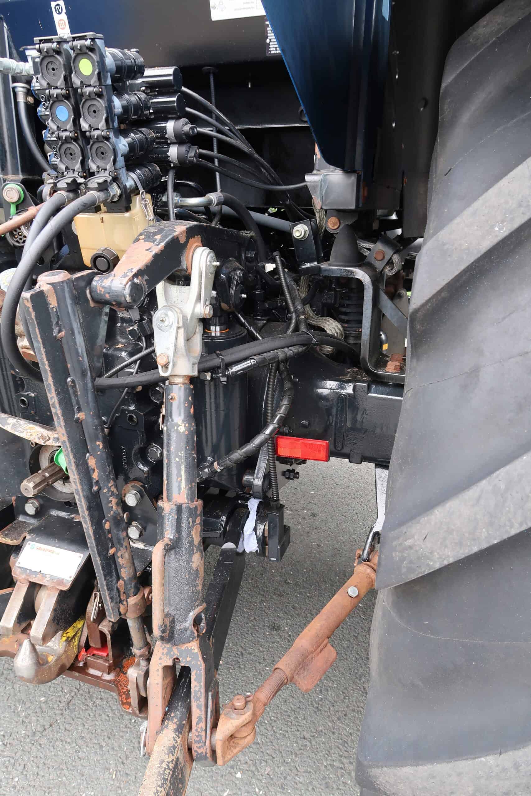 NEW HOLLAND T6050 - Image 7
