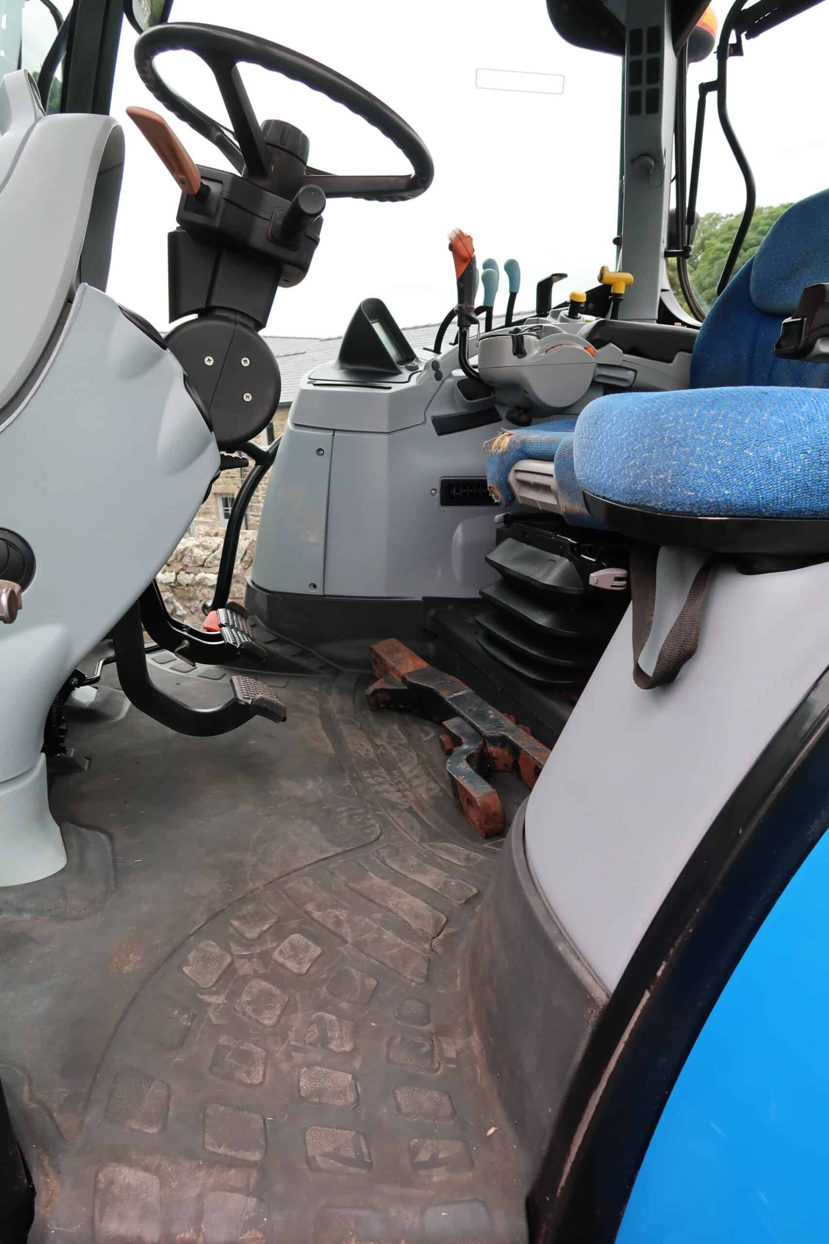 NEW HOLLAND T6050 - Image 13
