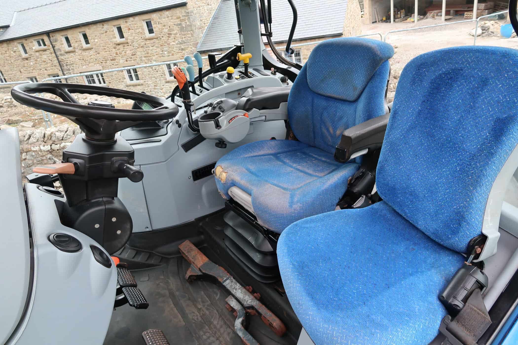 NEW HOLLAND T6050 - Image 14