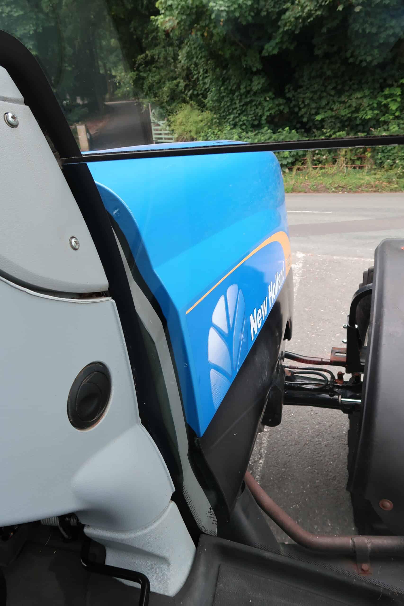 NEW HOLLAND T6050 - Image 21