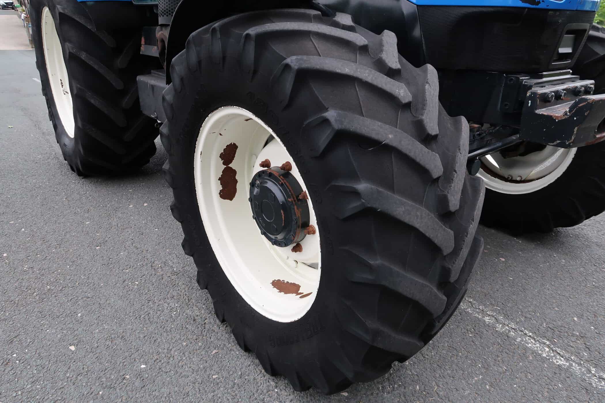 NEW HOLLAND T6050 - Image 32