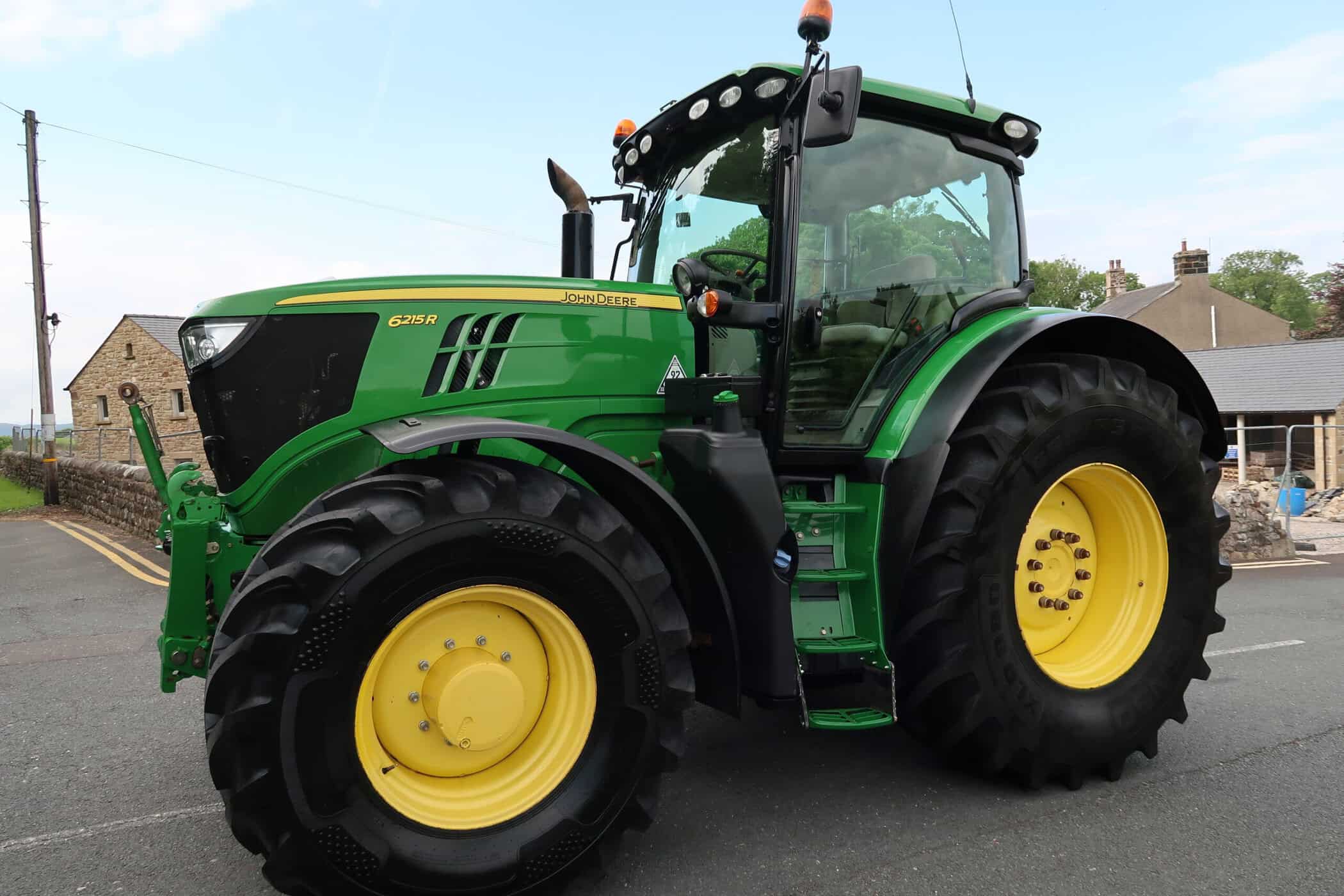 JOHN DEERE 6215R - Image 4