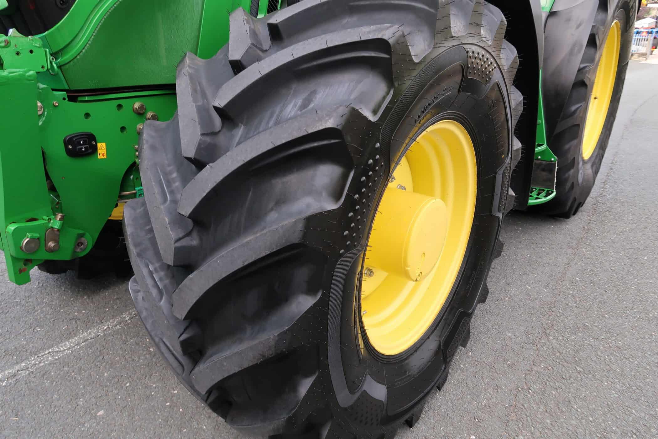 JOHN DEERE 6215R - Image 15