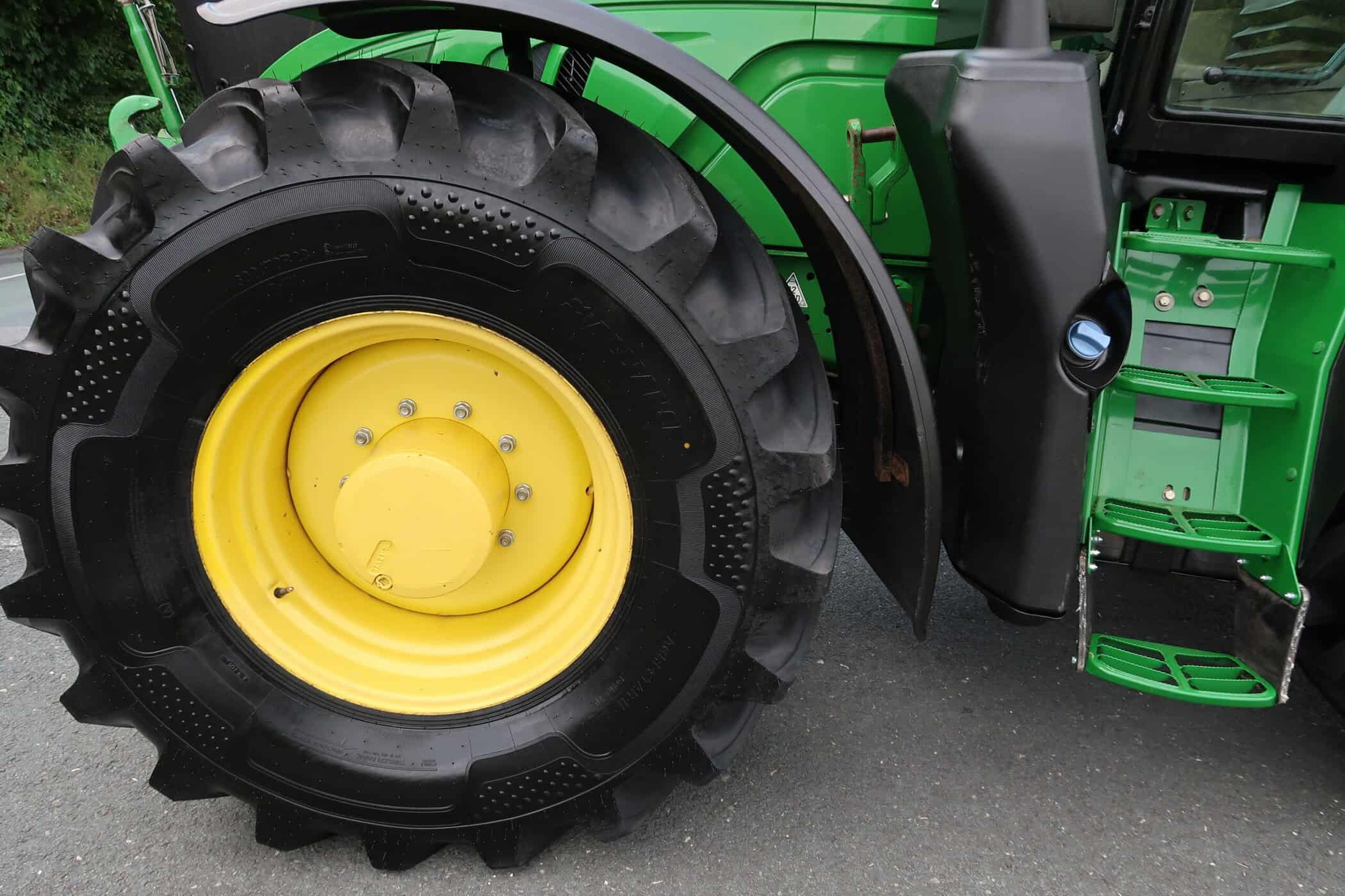 JOHN DEERE 6215R - Image 17
