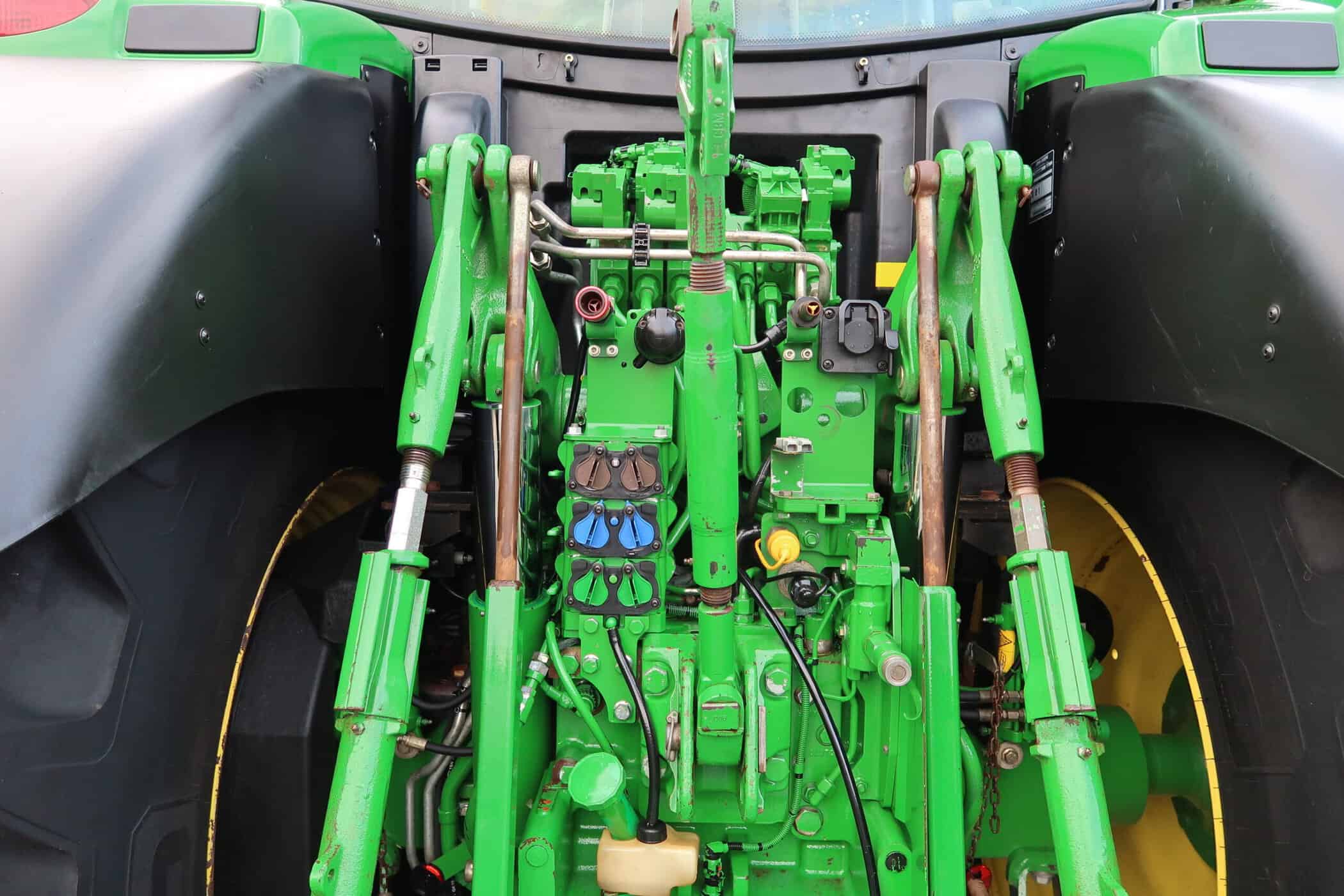 JOHN DEERE 6215R - Image 28