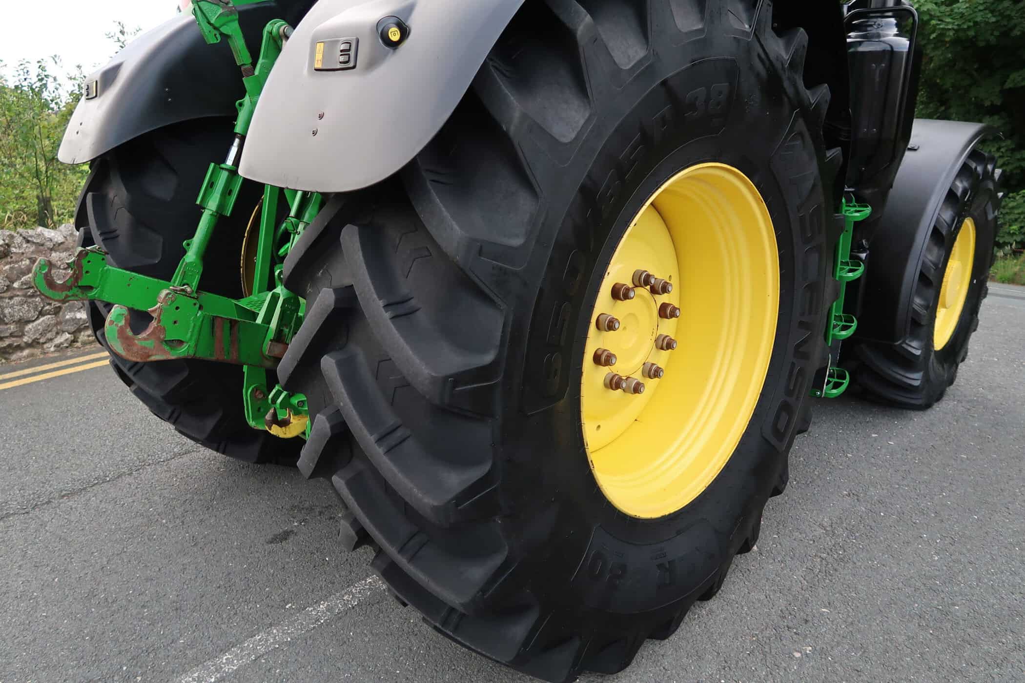 JOHN DEERE 6215R - Image 33