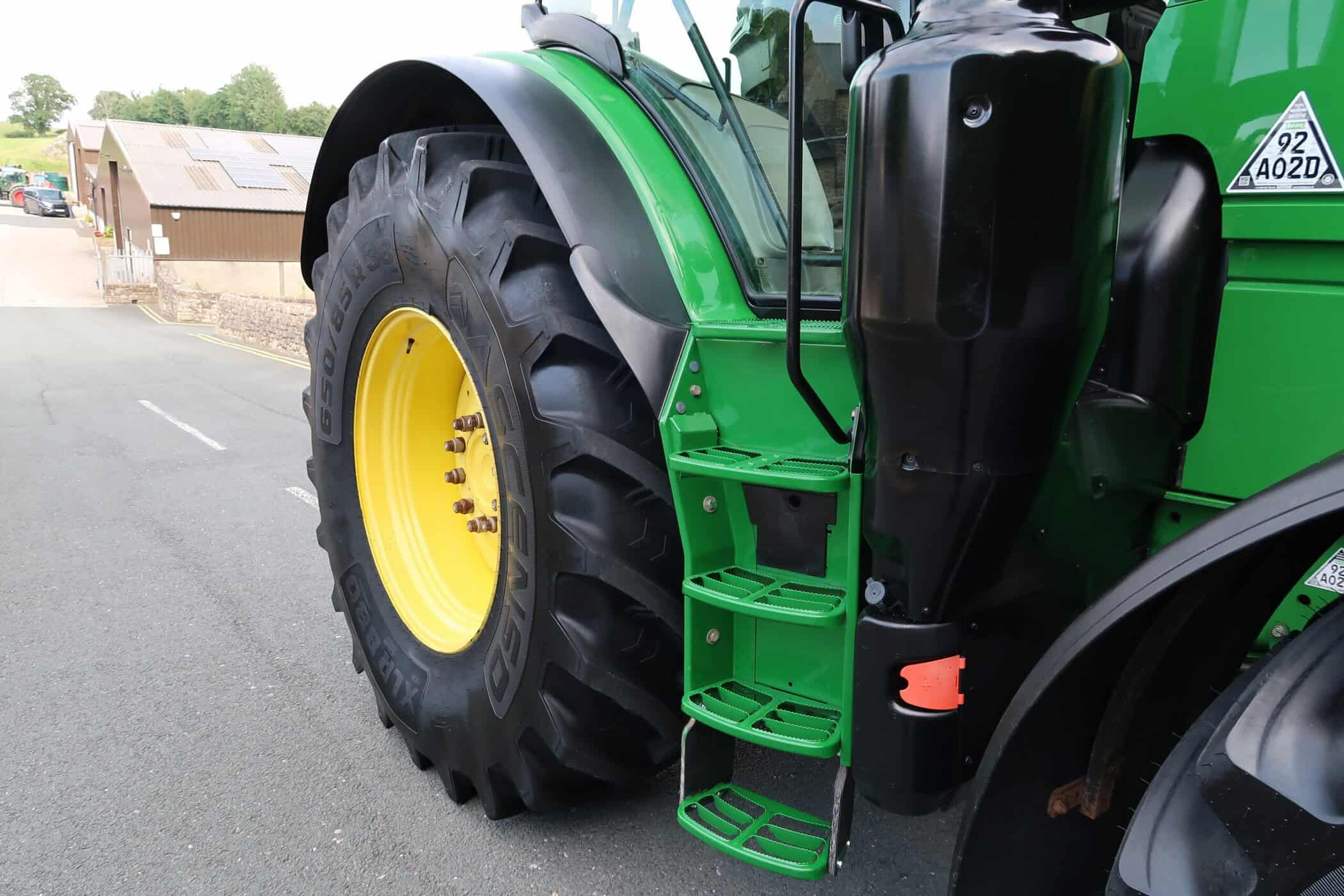 JOHN DEERE 6215R - Image 34