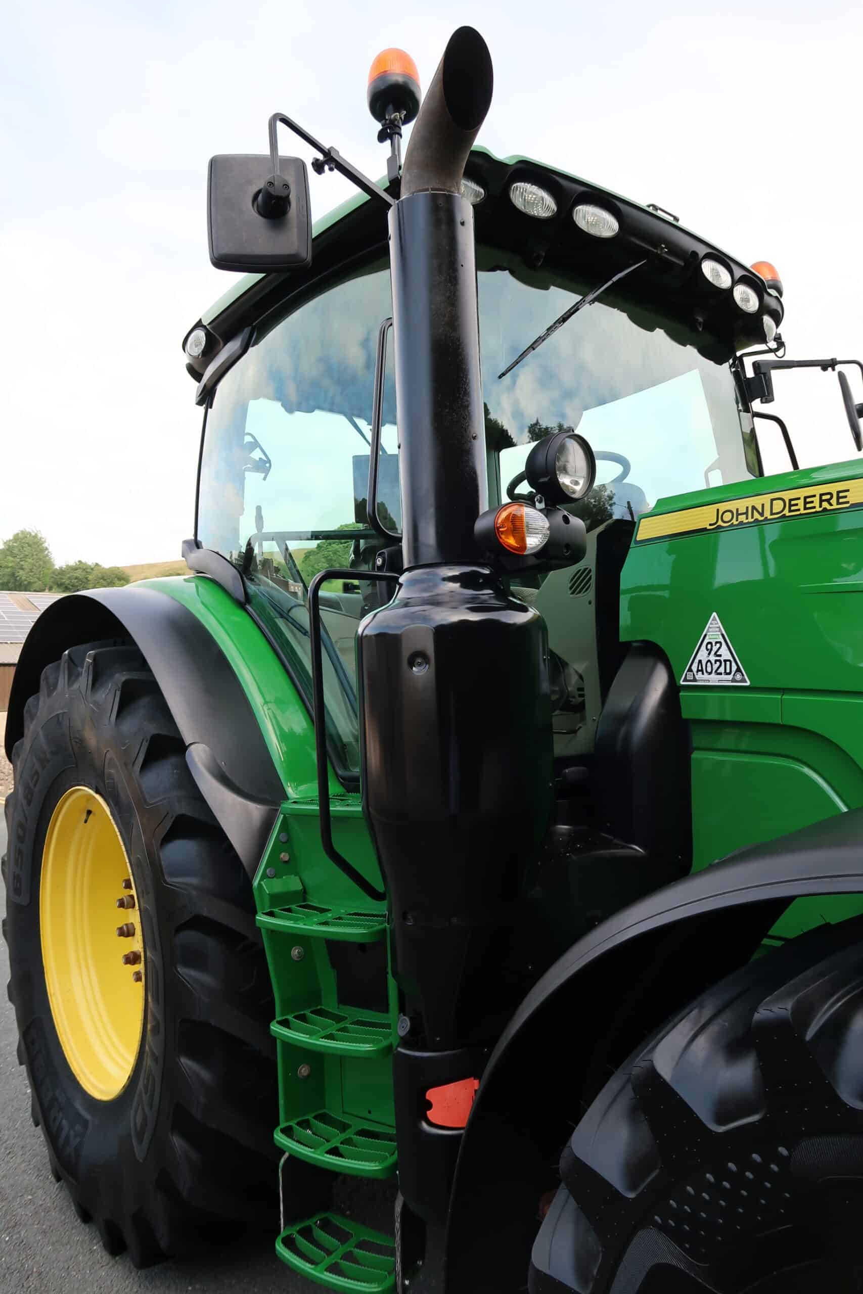 JOHN DEERE 6215R - Image 36