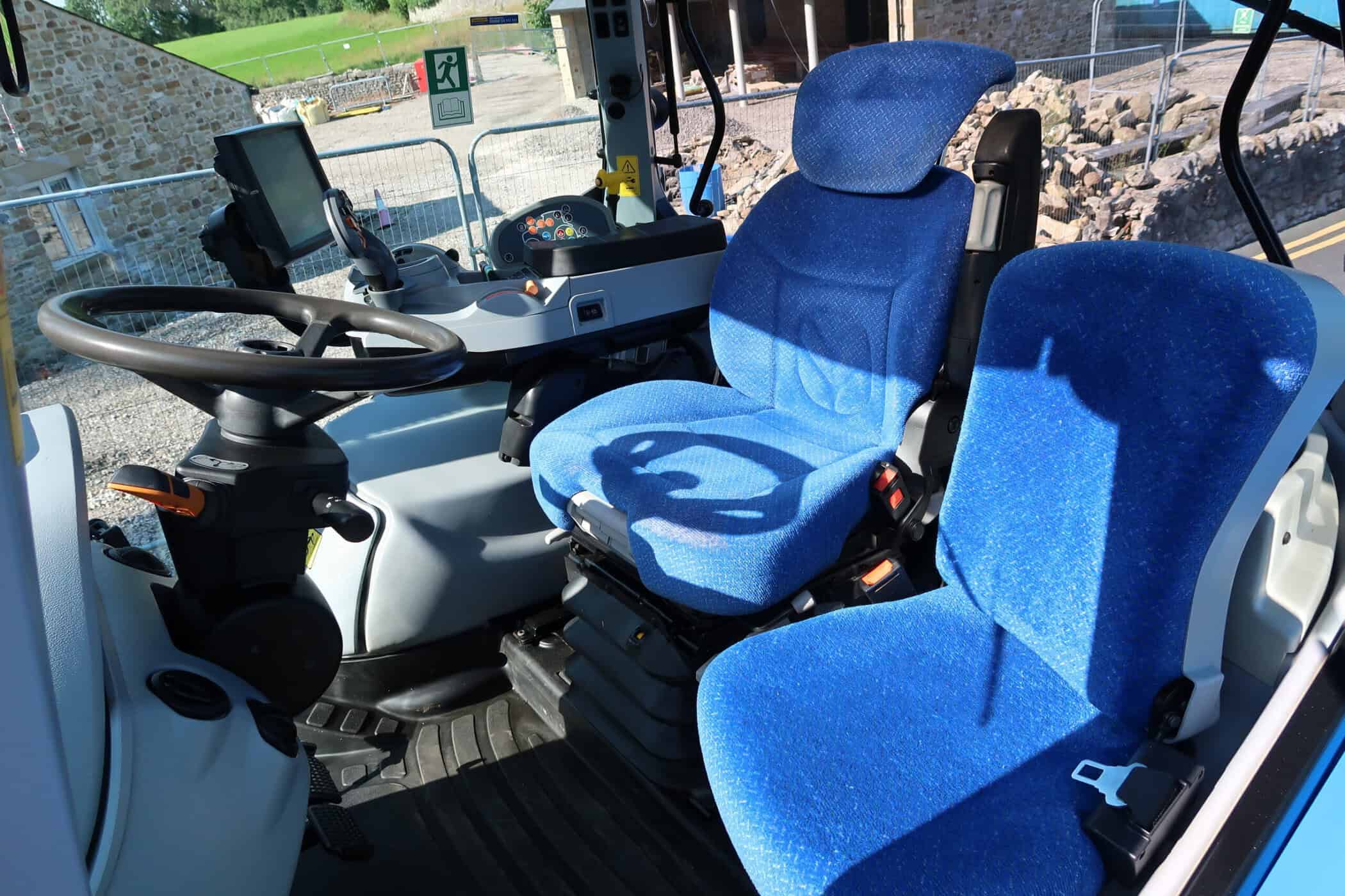 NEW HOLLAND T7.200 - Image 9