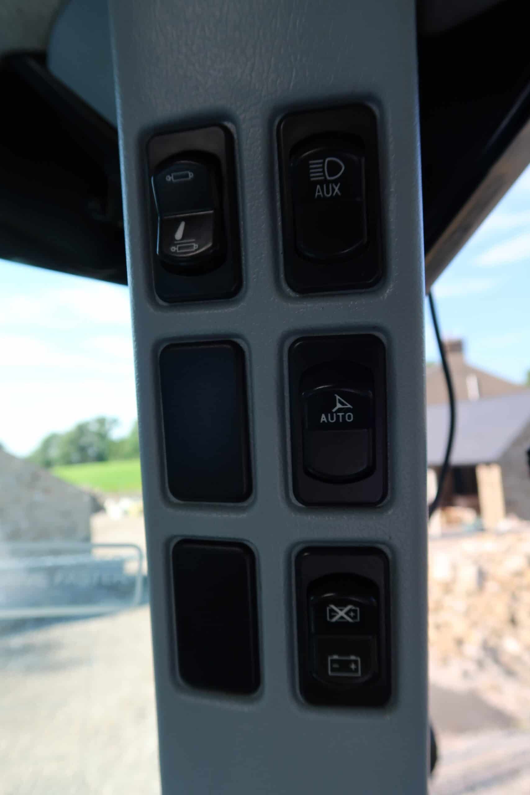 NEW HOLLAND T7.200 - Image 15