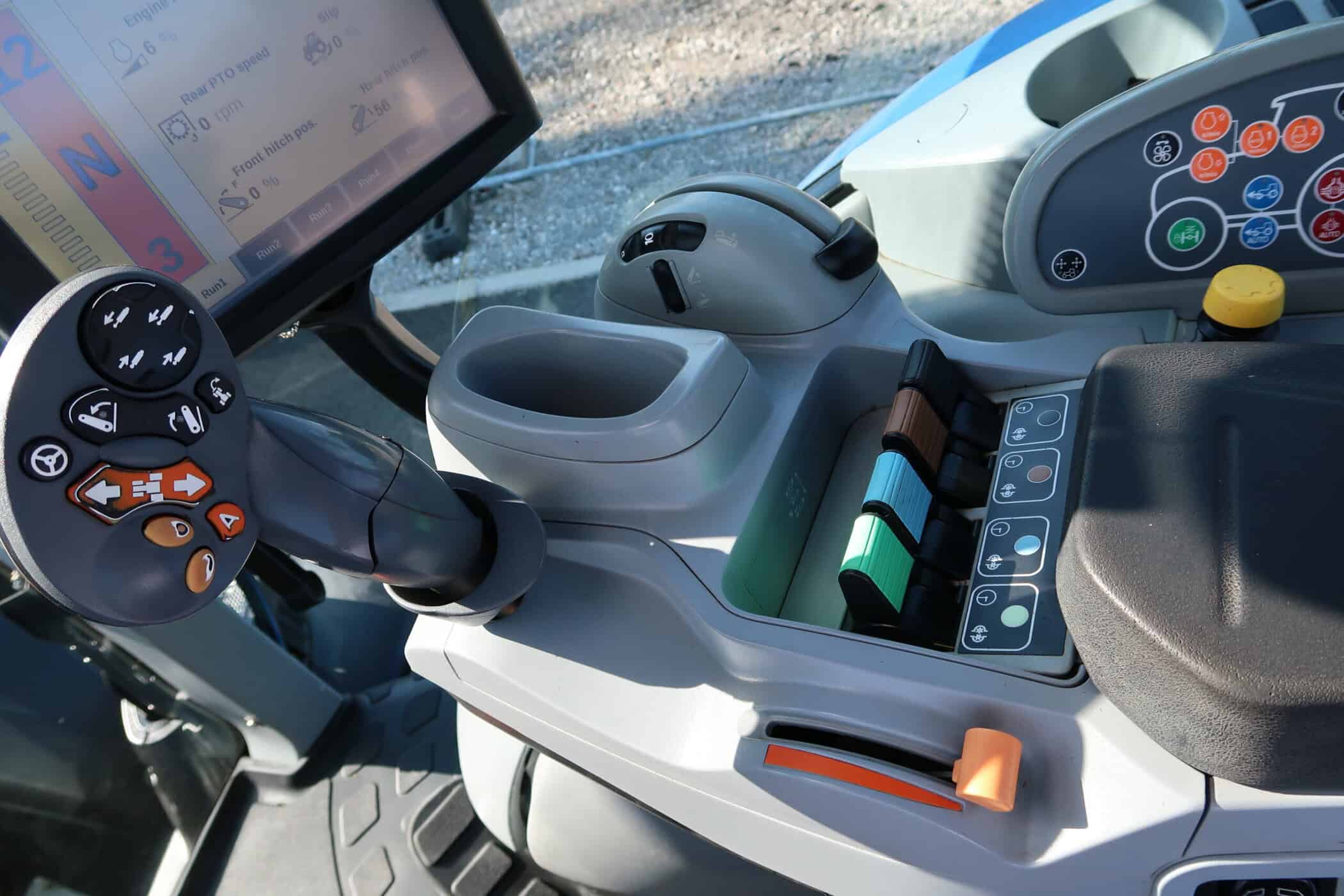 NEW HOLLAND T7.200 - Image 17