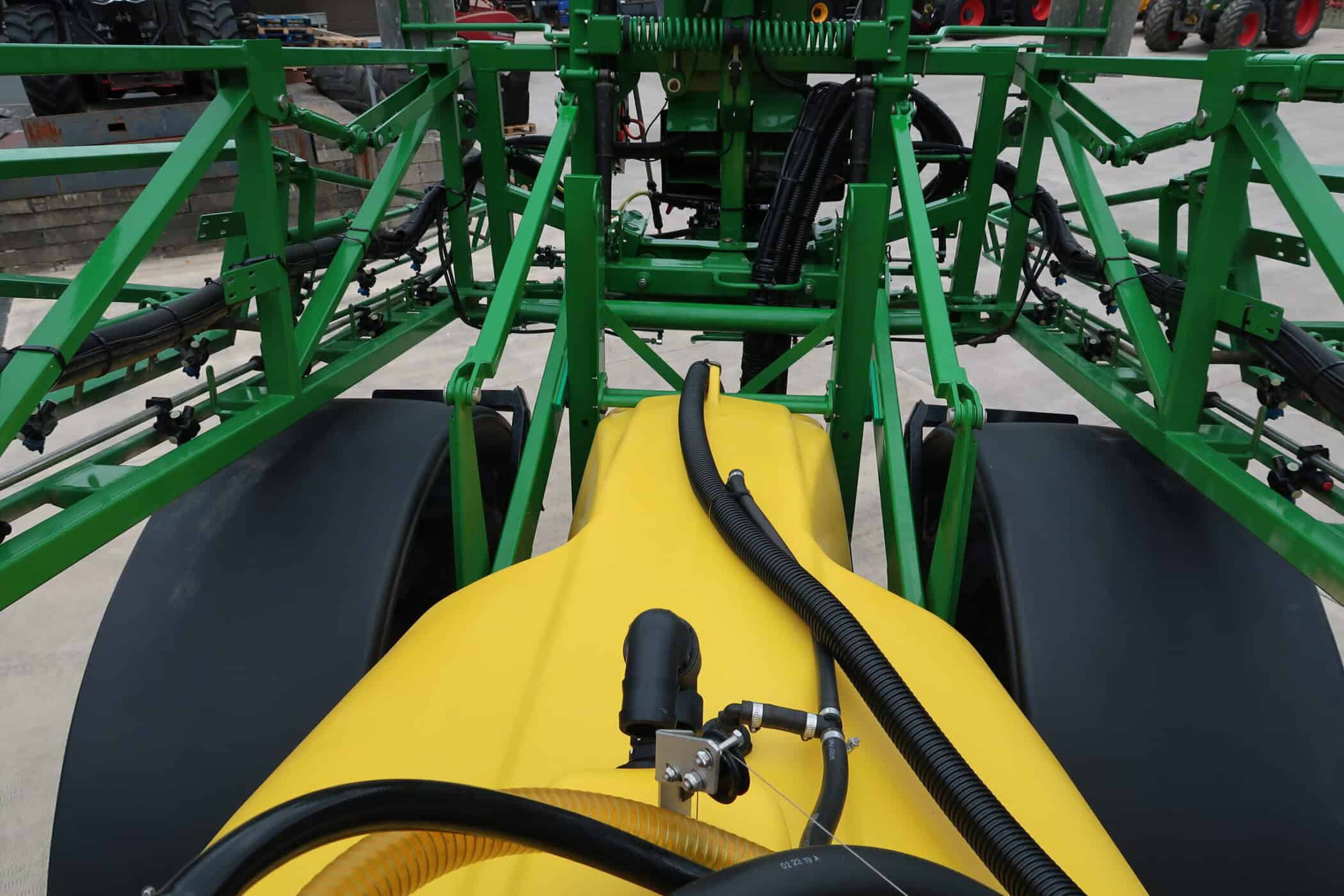 JOHN DEERE M724i - Image 9