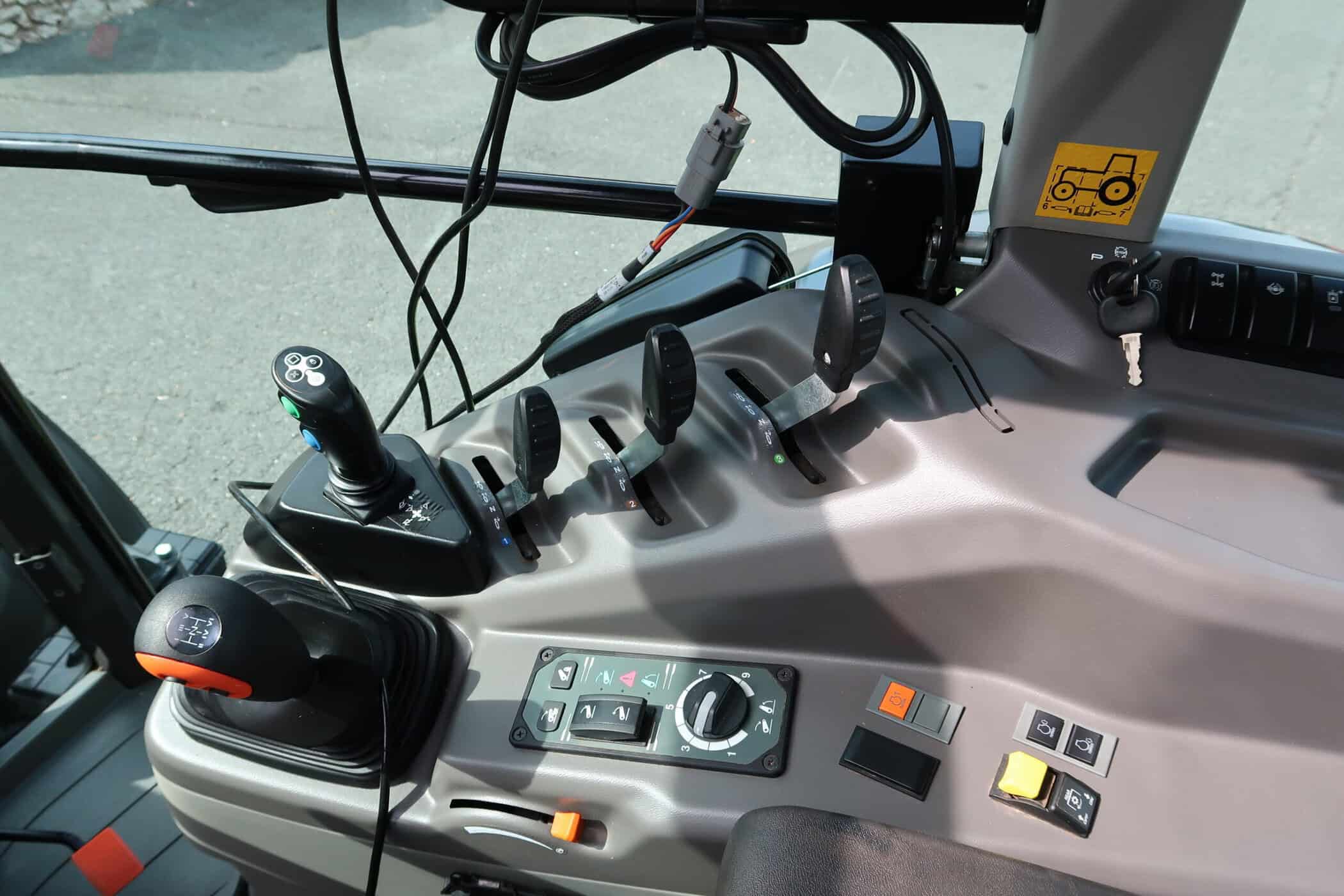 CLAAS AXOS 3.120 - Image 36