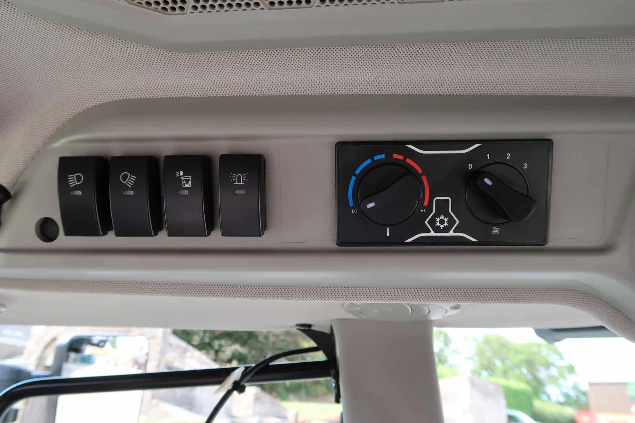 CLAAS AXOS 3.120 - Image 38