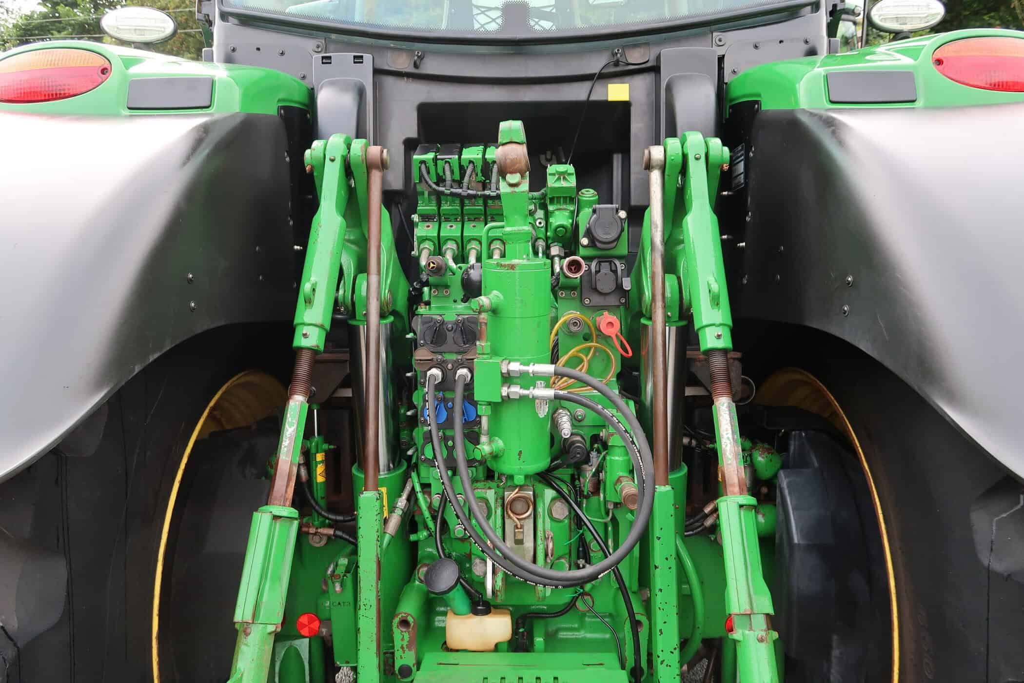 JOHN DEERE 6250R - Image 8
