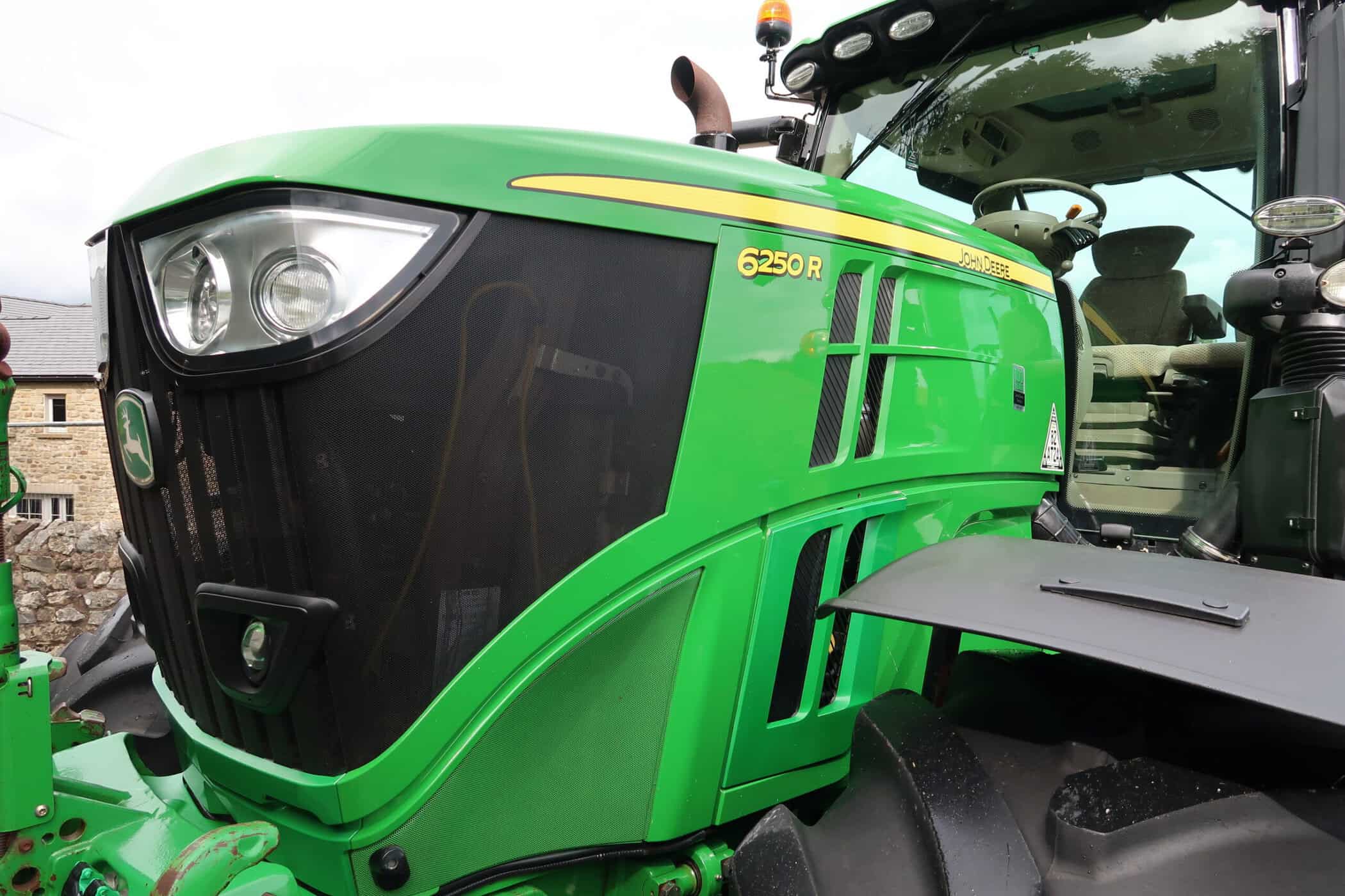 JOHN DEERE 6250R - Image 23