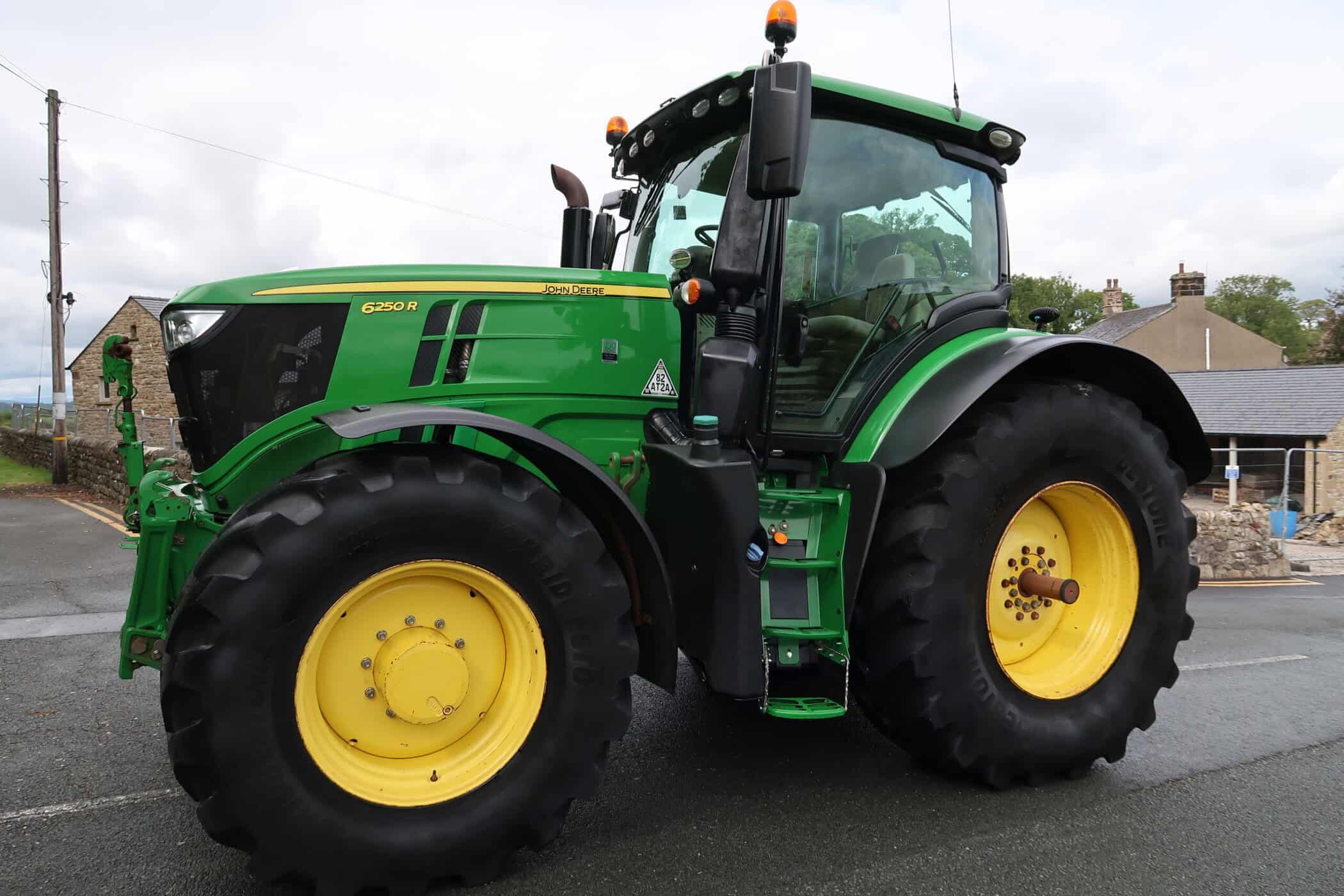 JOHN DEERE 6250R - Image 4
