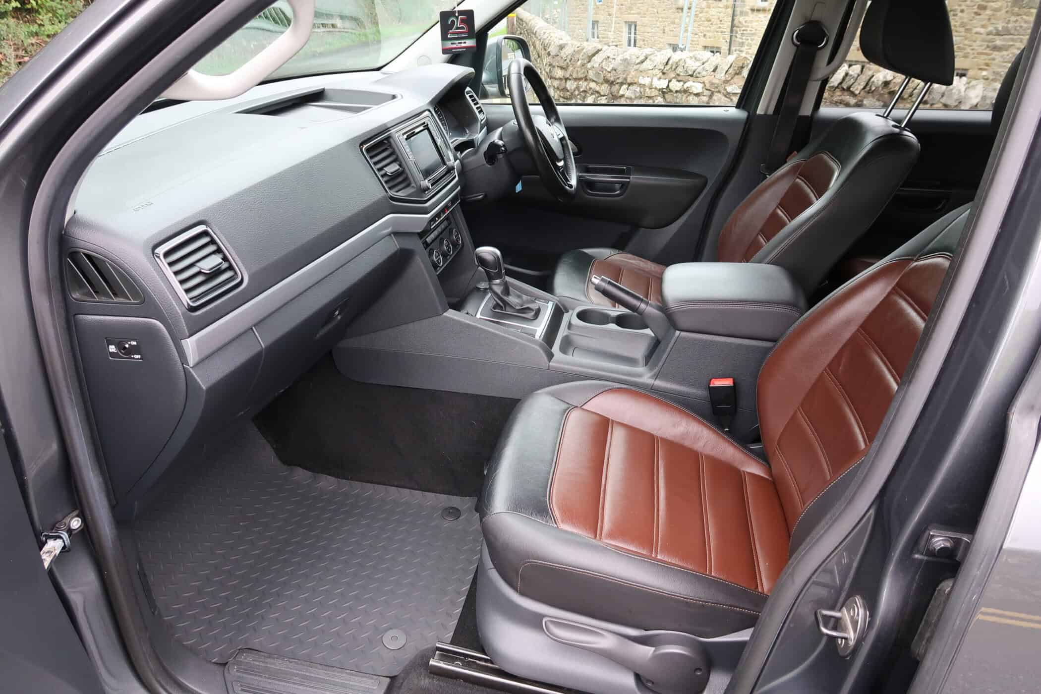 VOLKSWAGEN AMAROK - Image 3