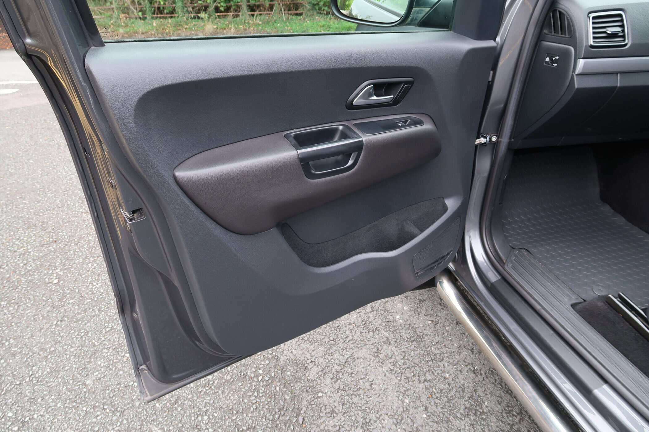 VOLKSWAGEN AMAROK - Image 4