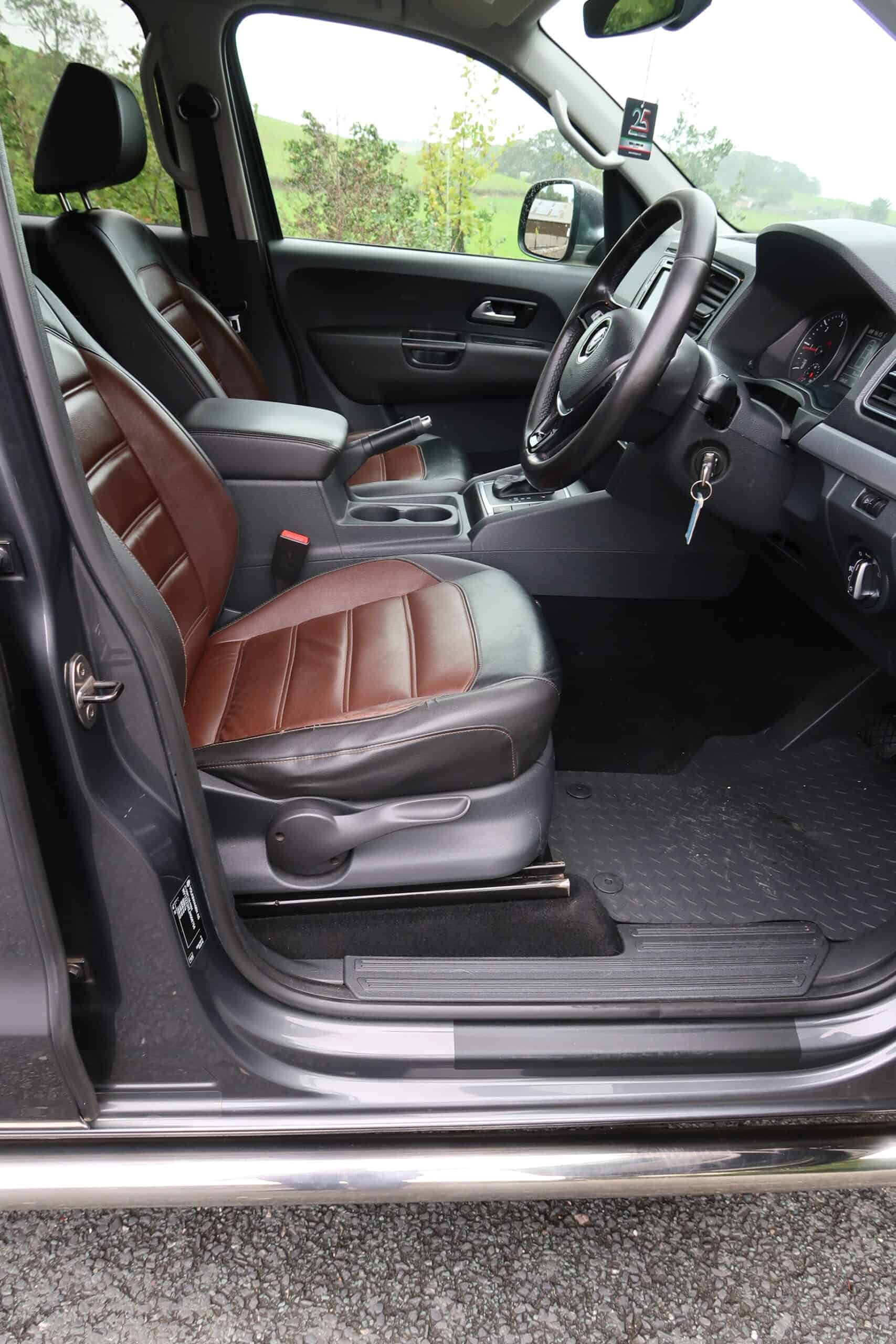 VOLKSWAGEN AMAROK - Image 25