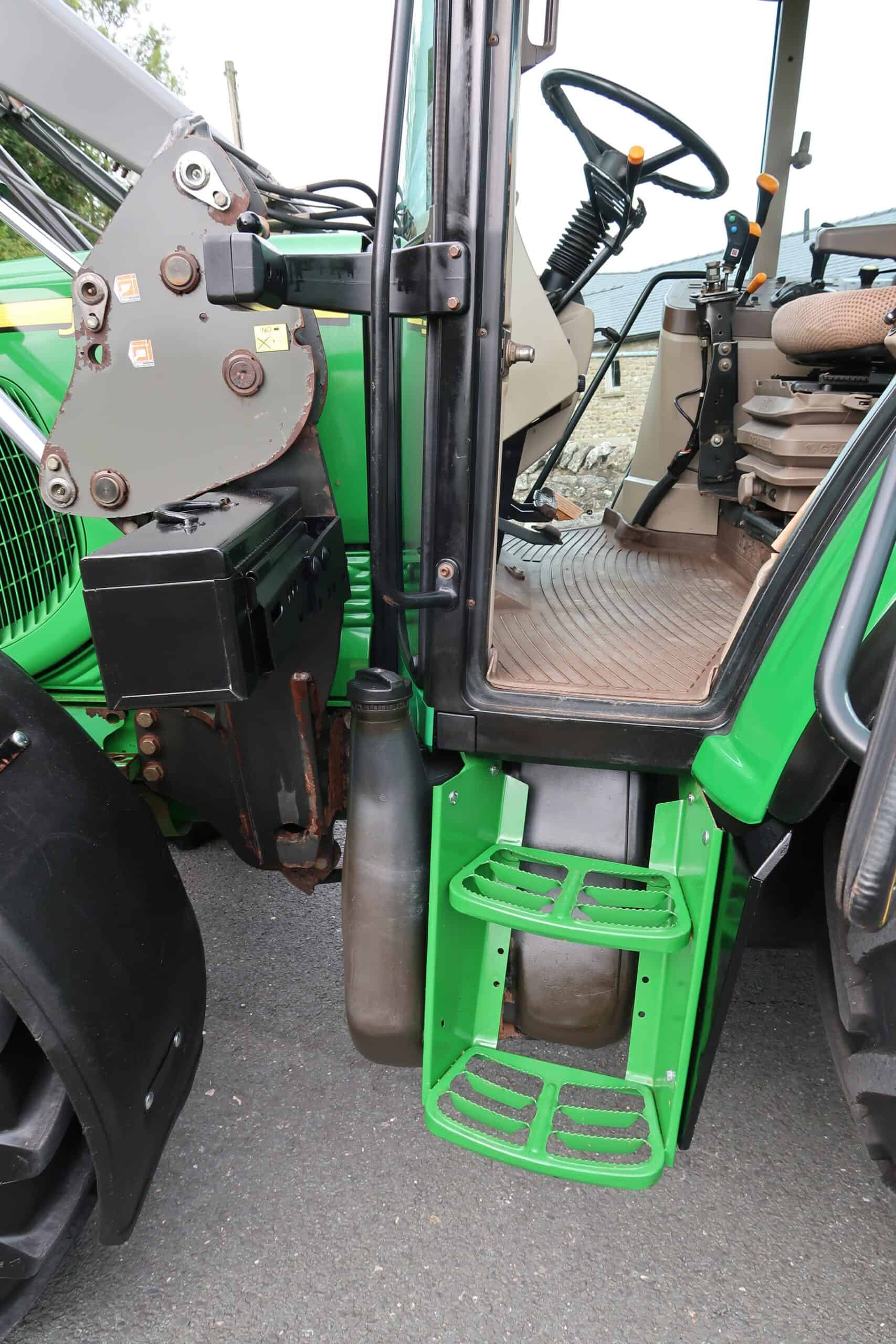 JOHN DEERE 6320 - Image 5