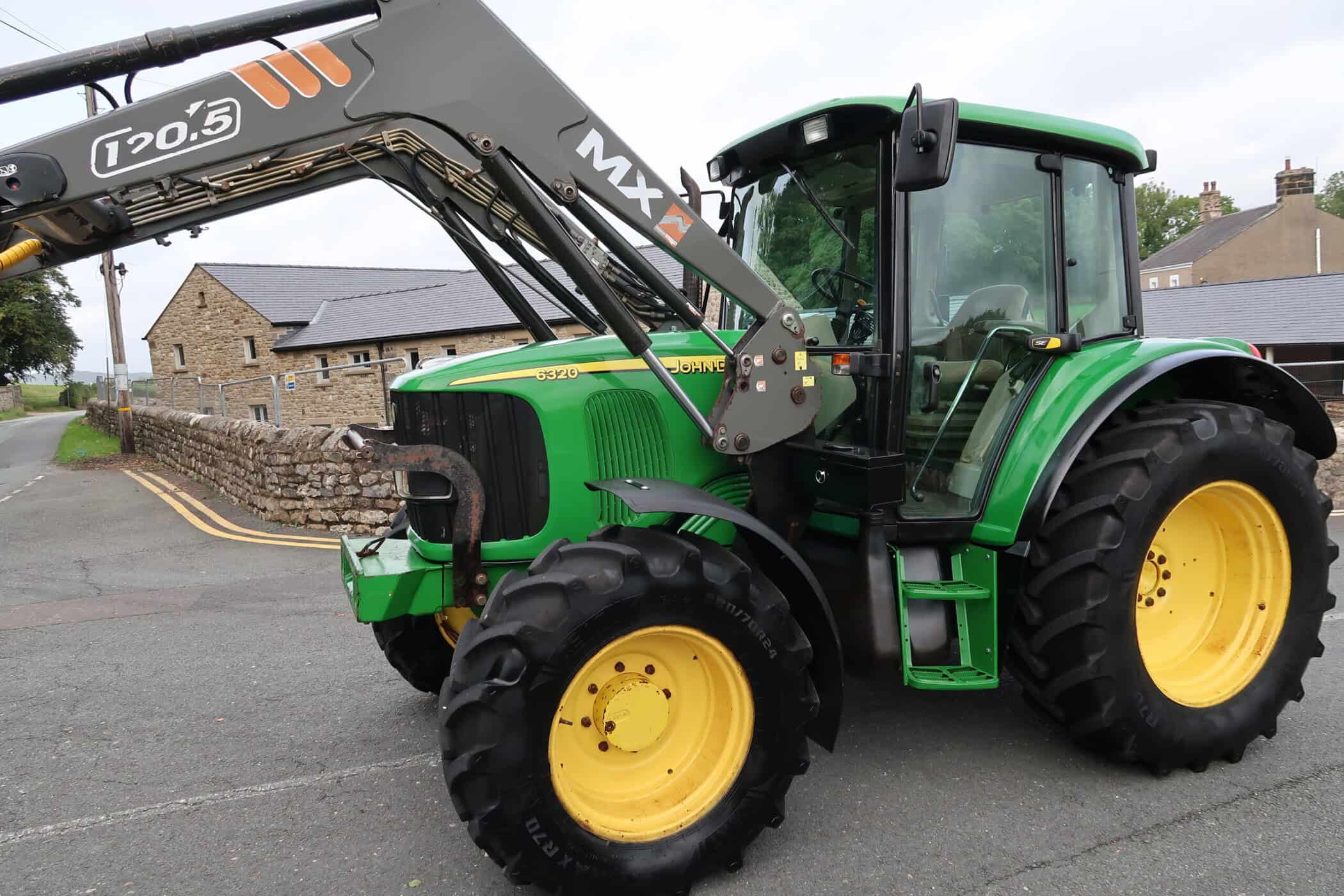 JOHN DEERE 6320 - Image 4