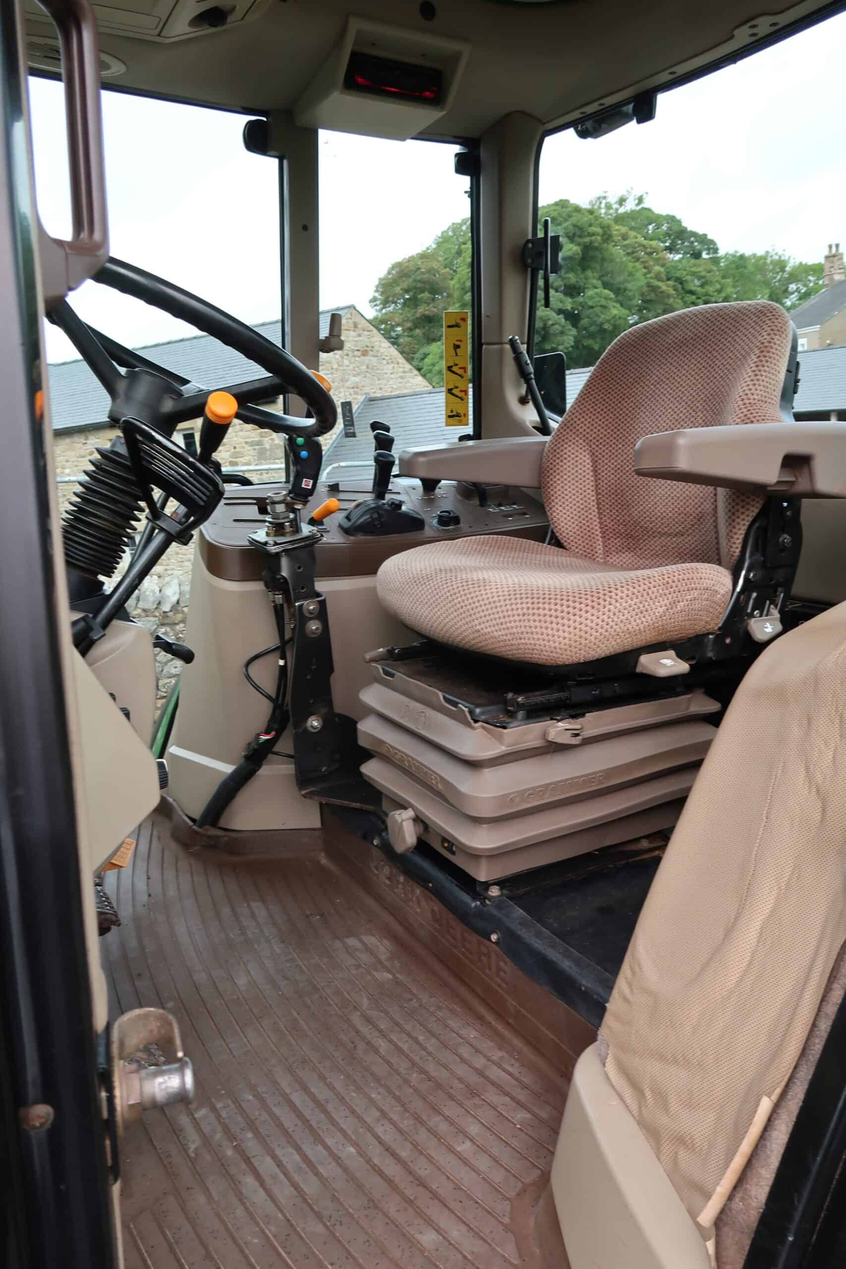 JOHN DEERE 6320 - Image 8