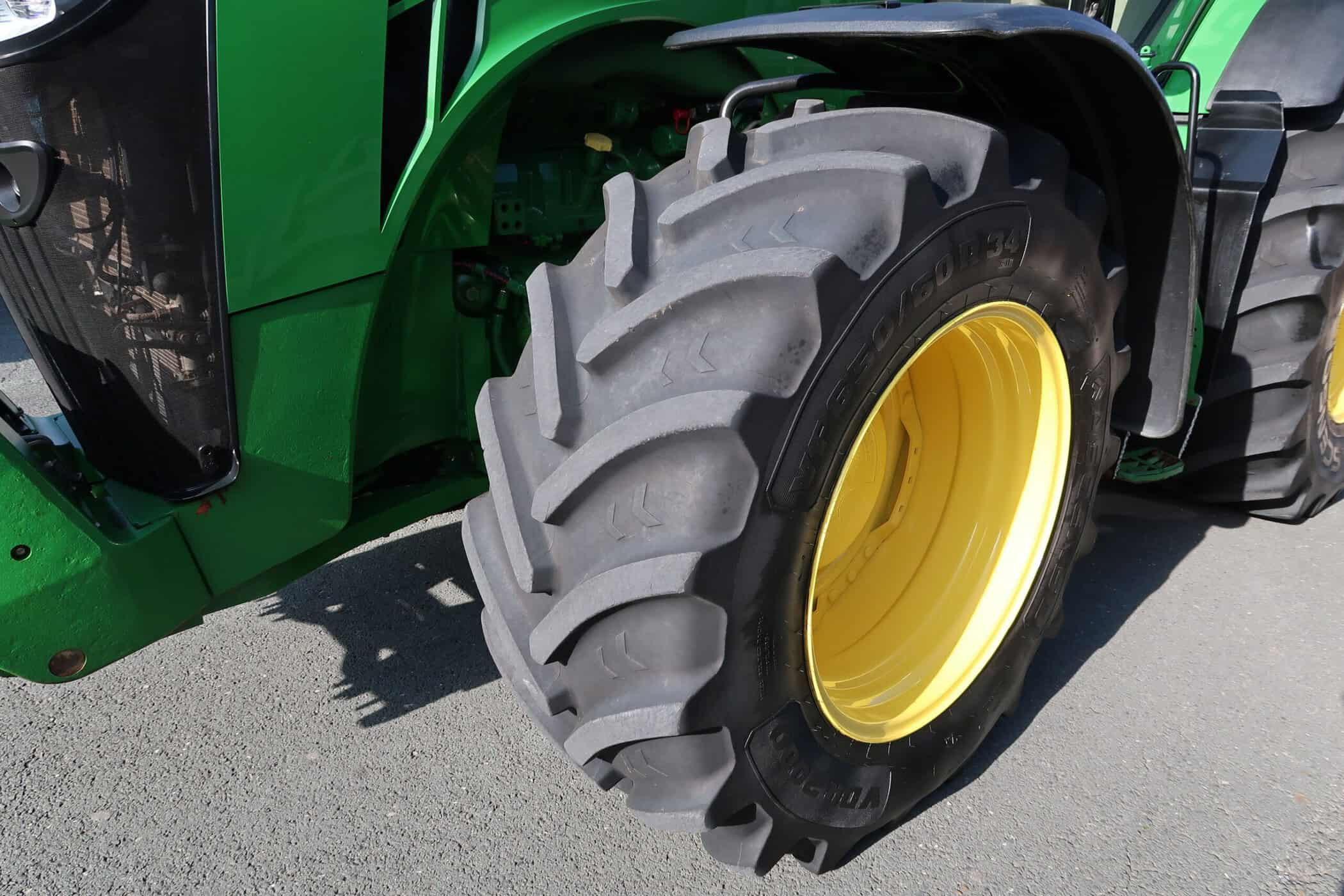 JOHN DEERE 8400R - Image 8