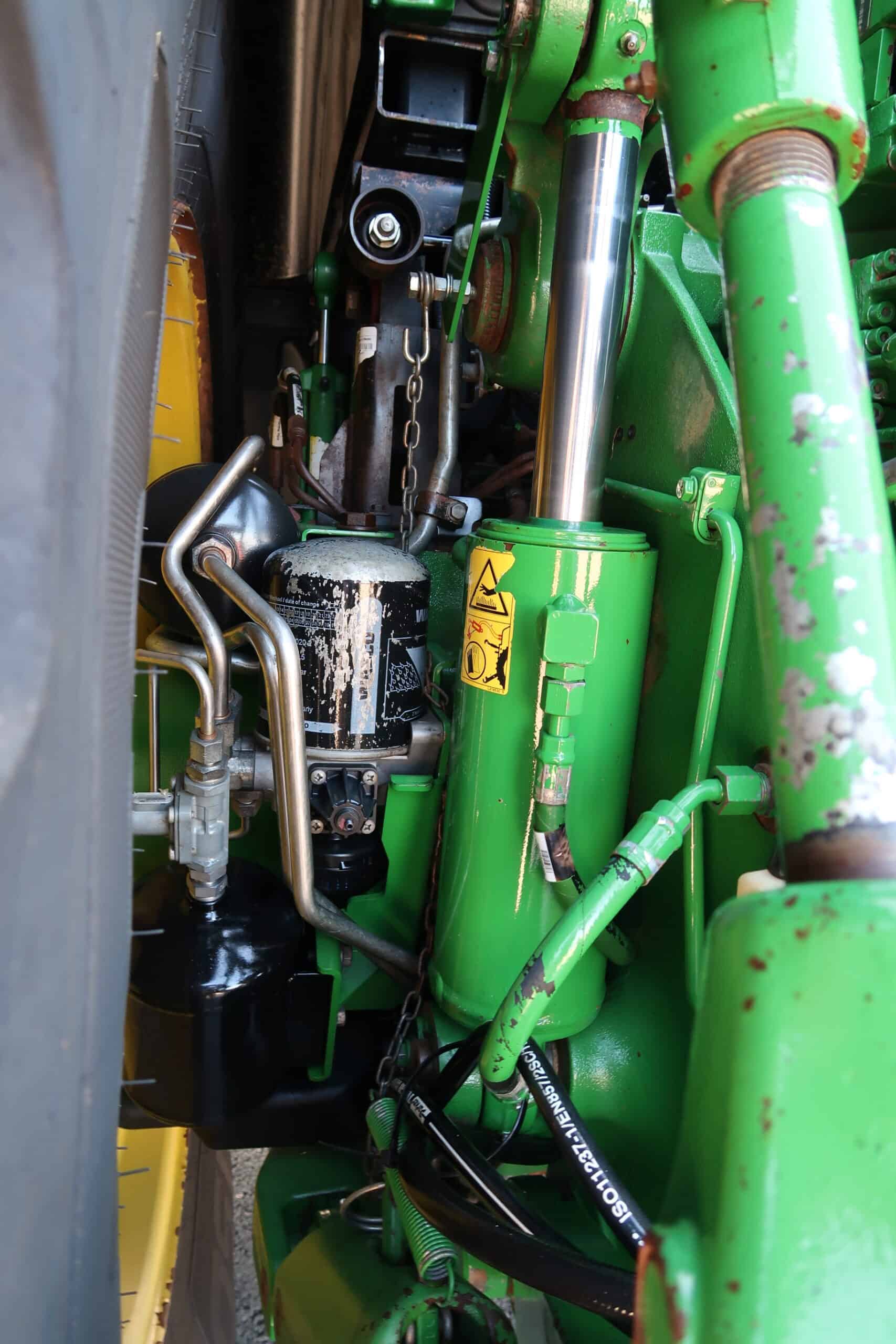 JOHN DEERE 8400R - Image 29