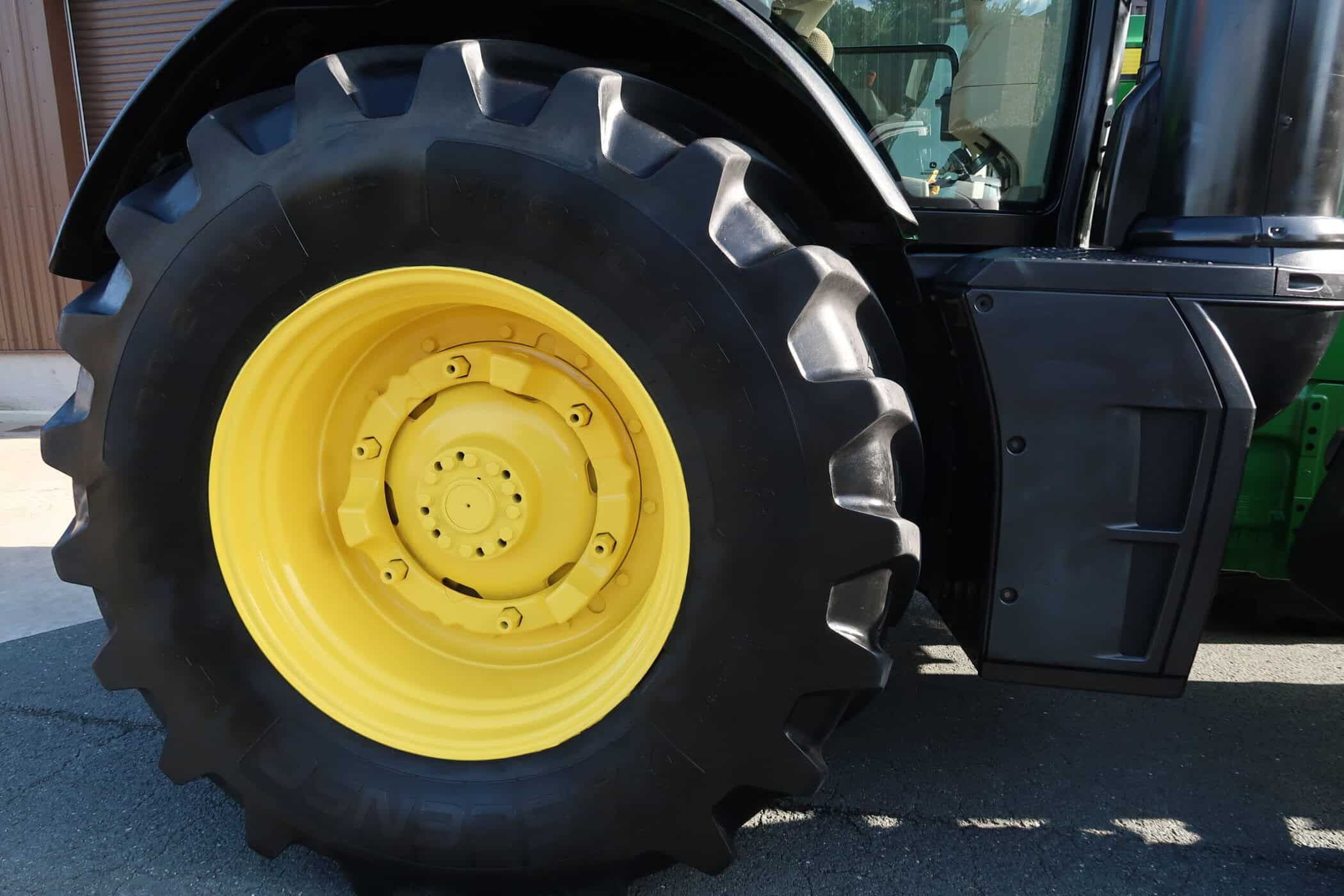 JOHN DEERE 8400R - Image 31