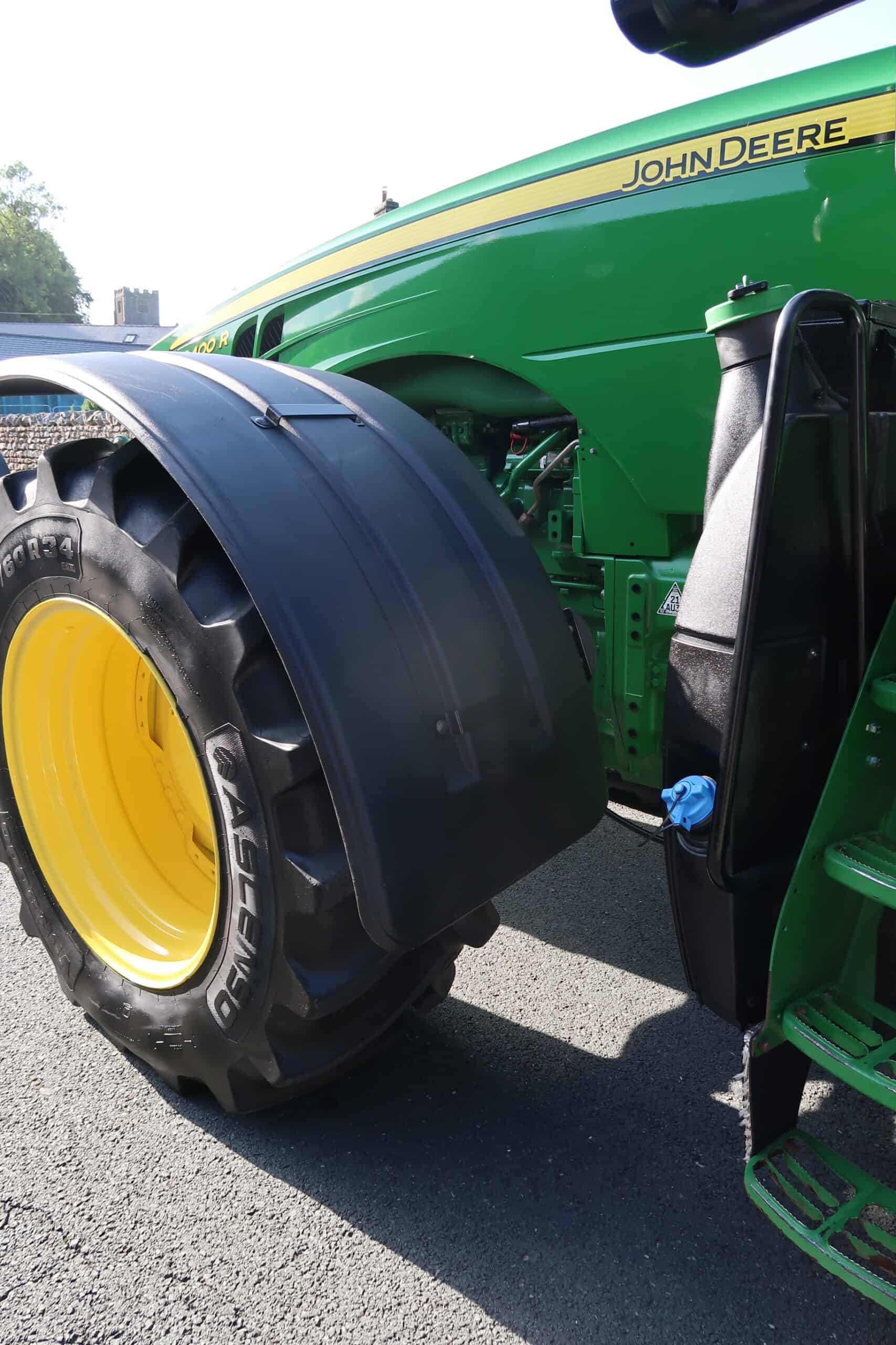 JOHN DEERE 8400R - Image 37