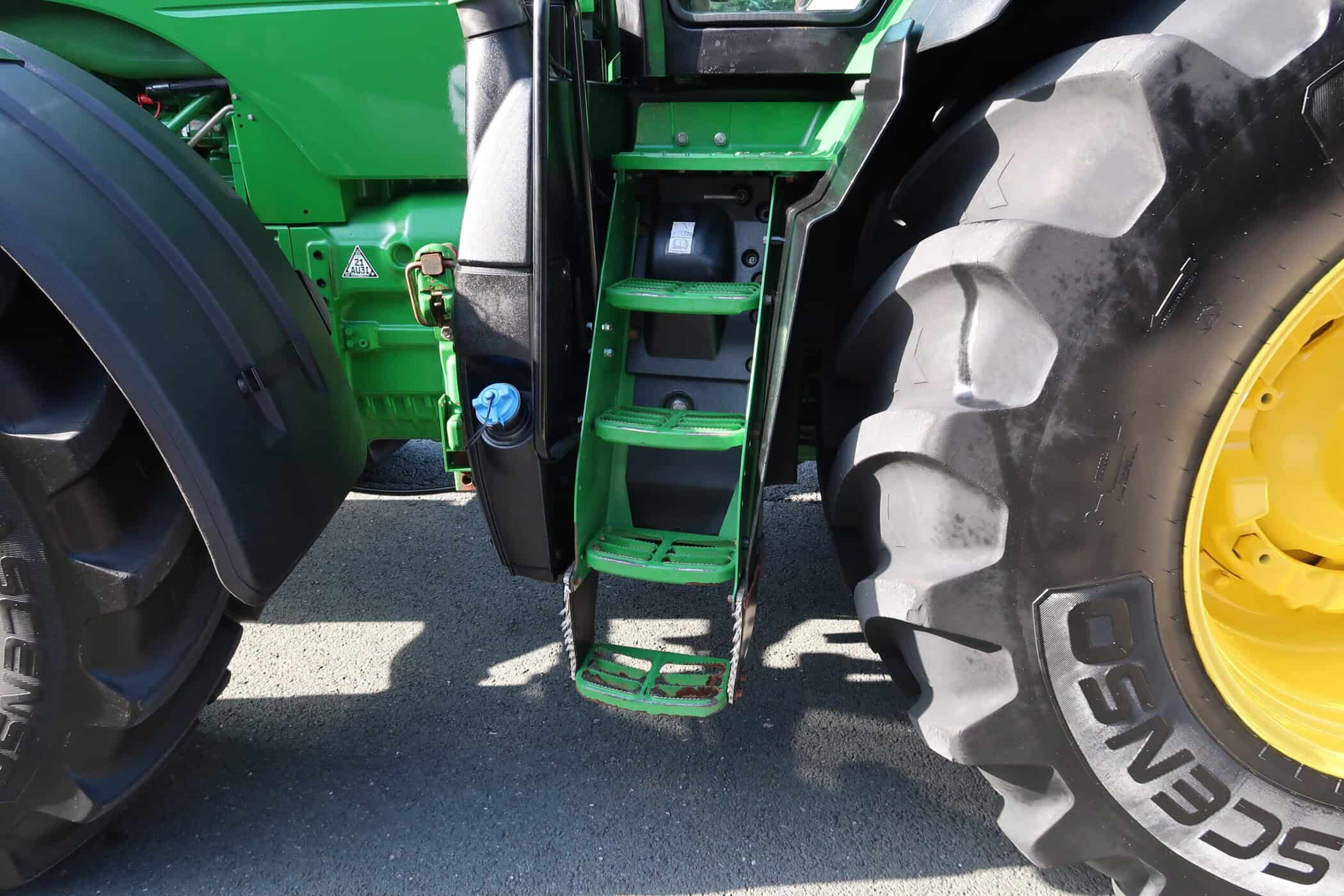 JOHN DEERE 8400R - Image 38