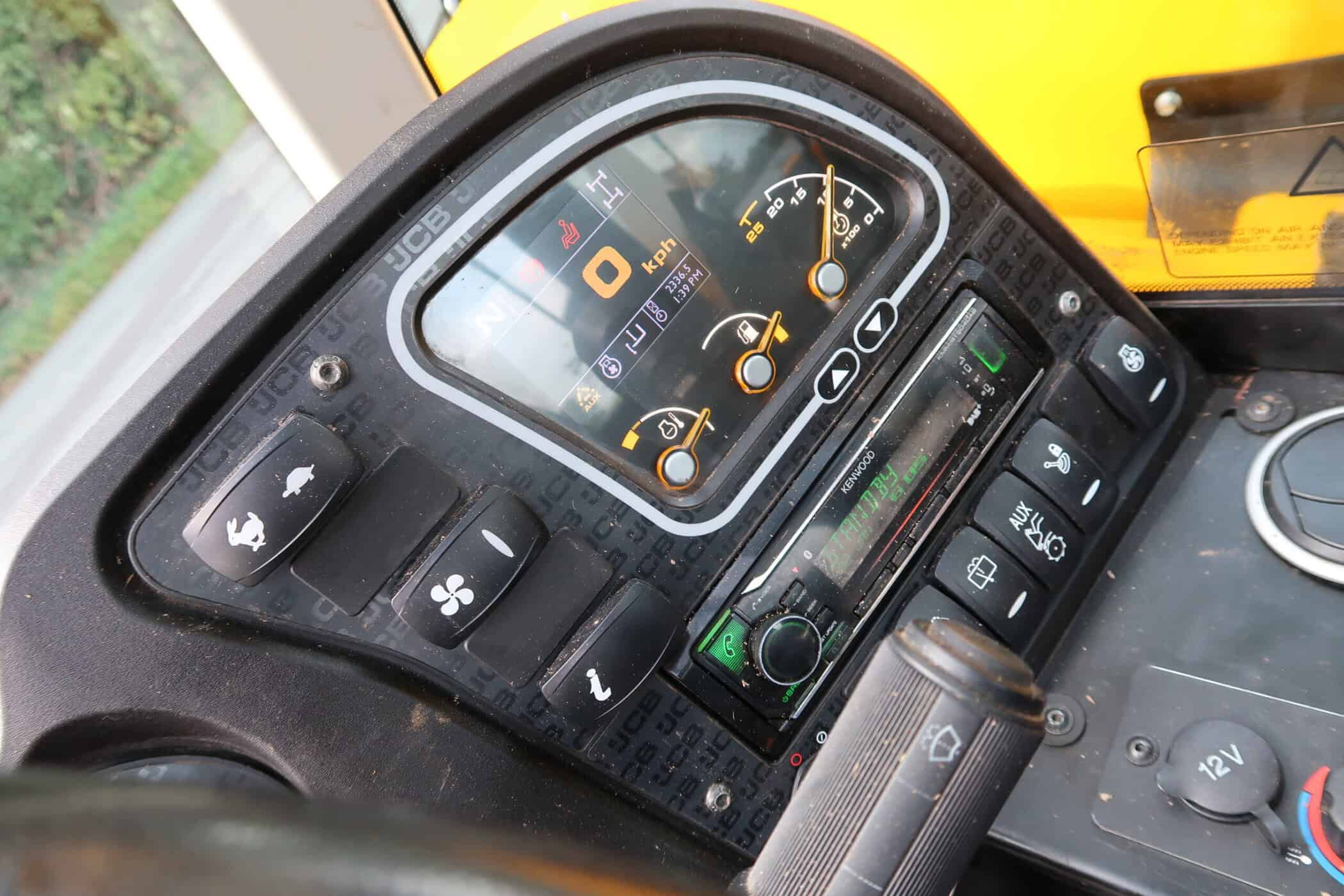 JCB 525-60 Agri Plus - Image 12