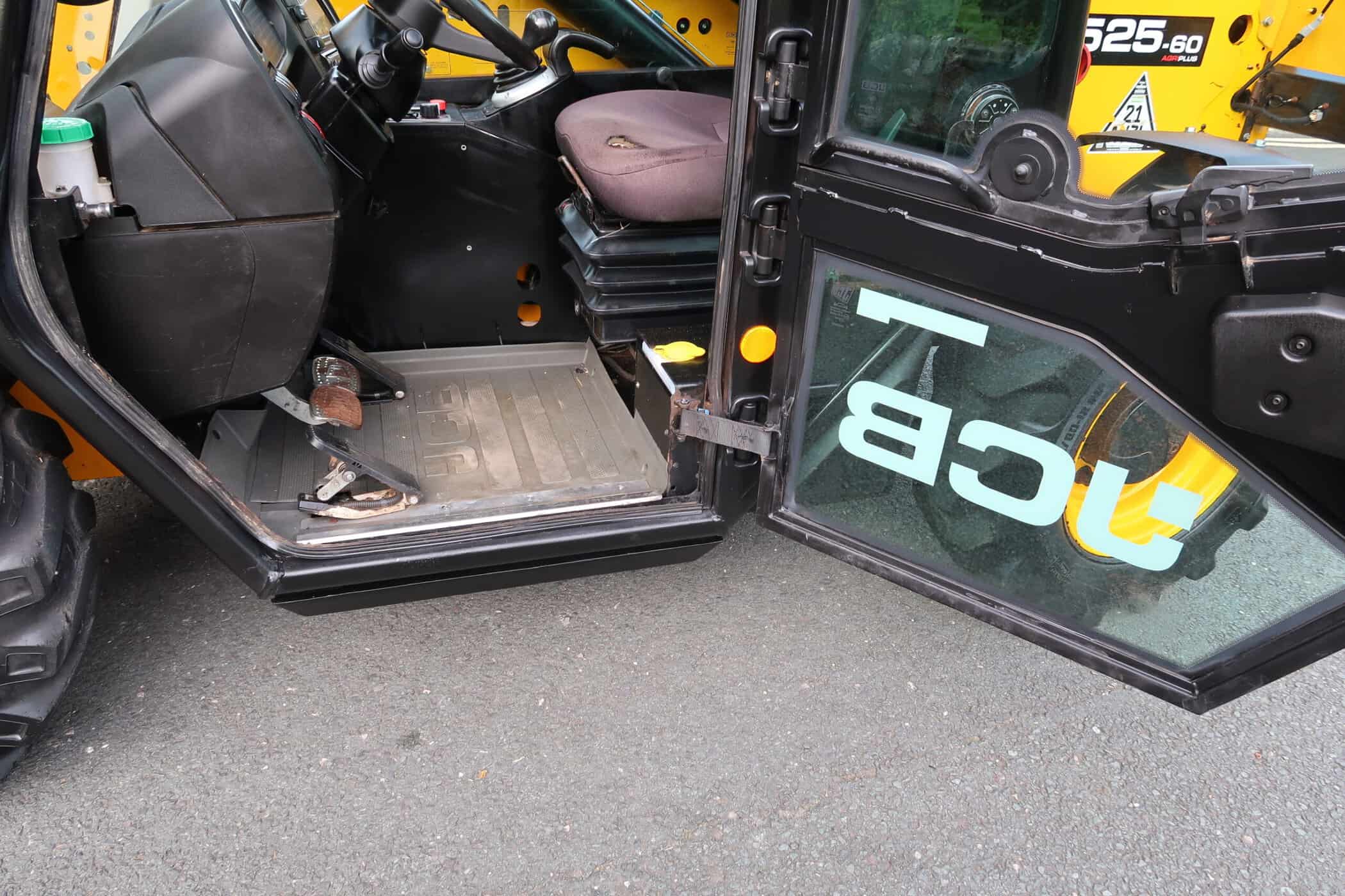 JCB 525-60 Agri Plus - Image 8
