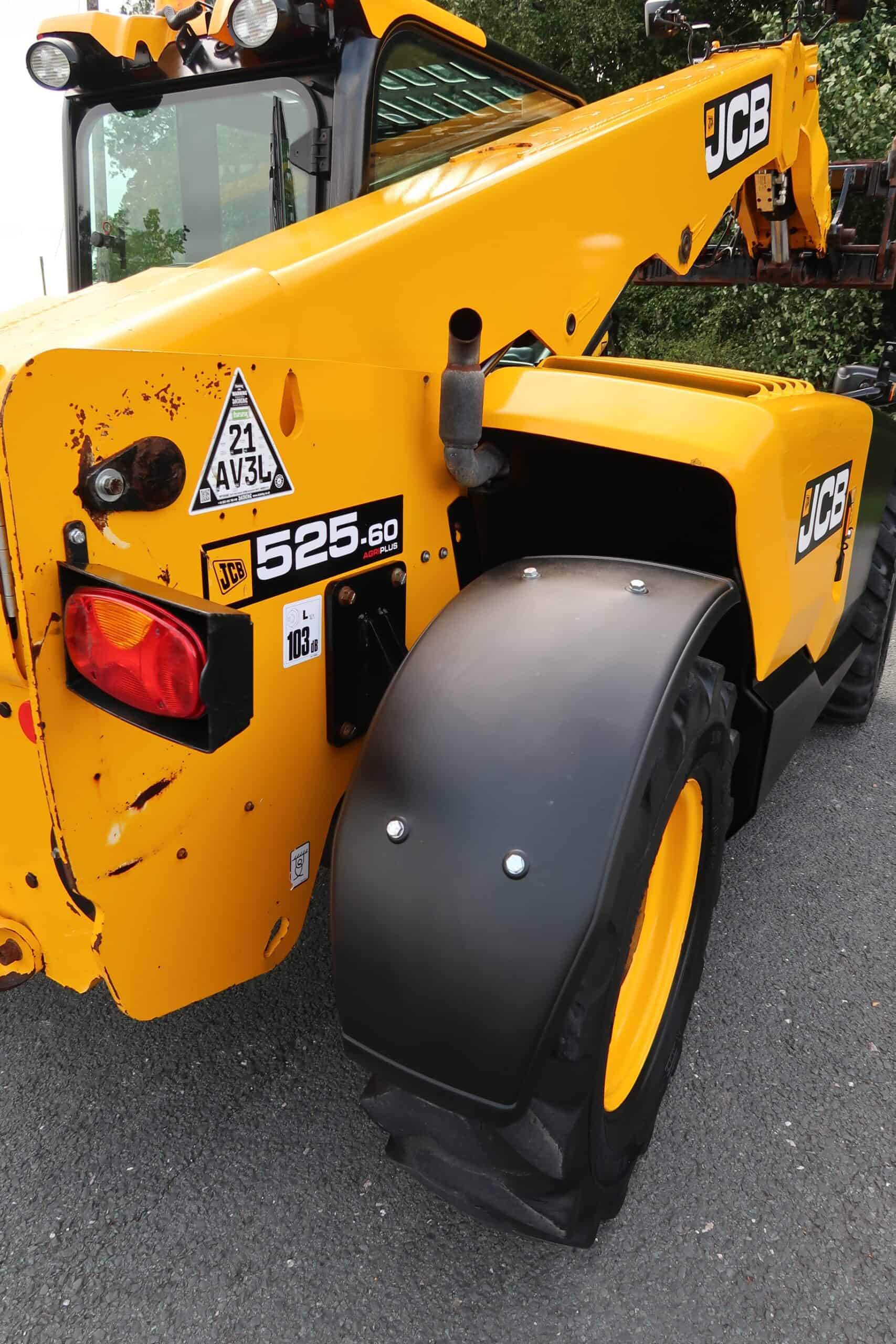 JCB 525-60 Agri Plus - Image 24