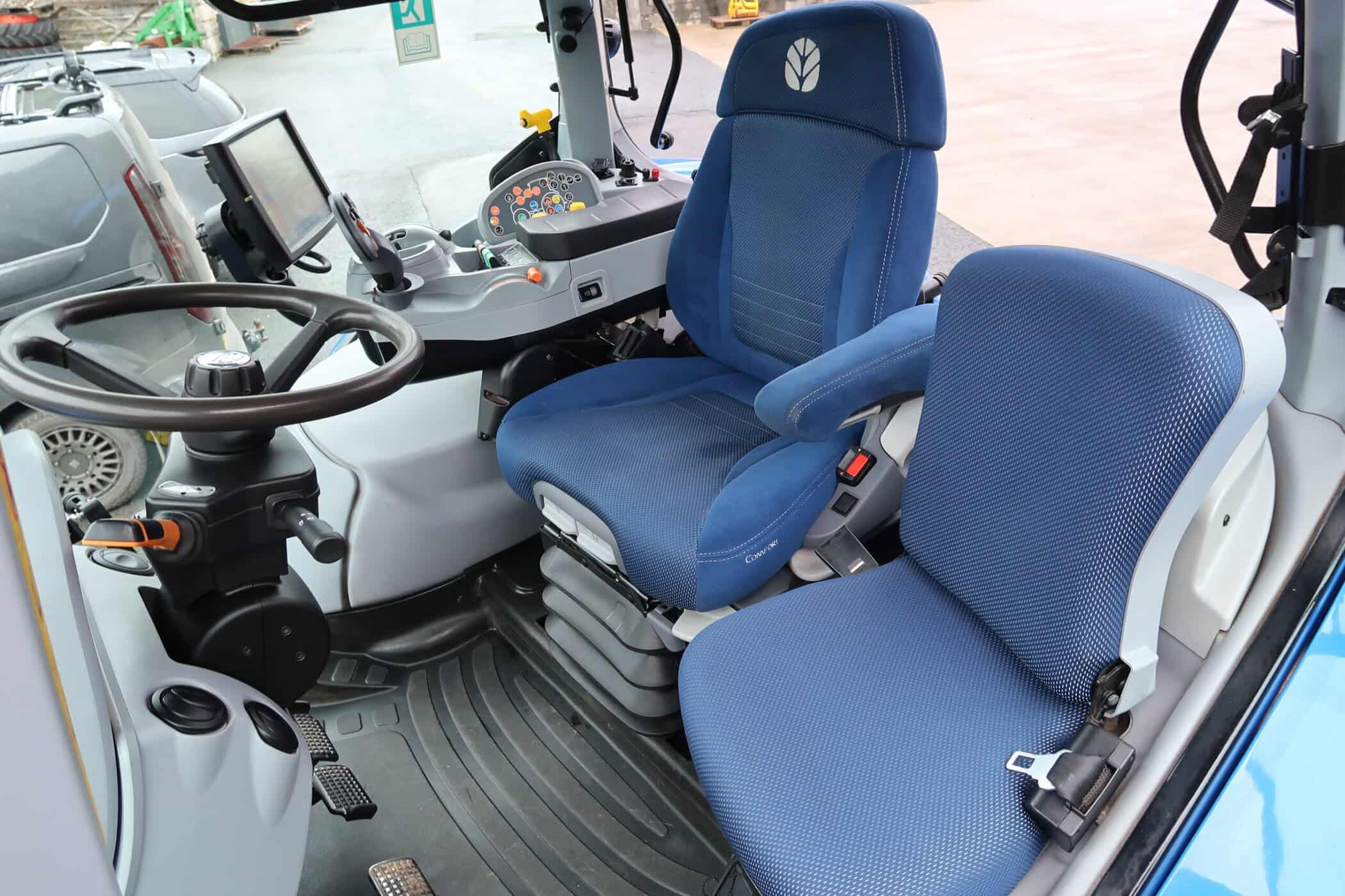 NEW HOLLAND T7.210 - Image 11
