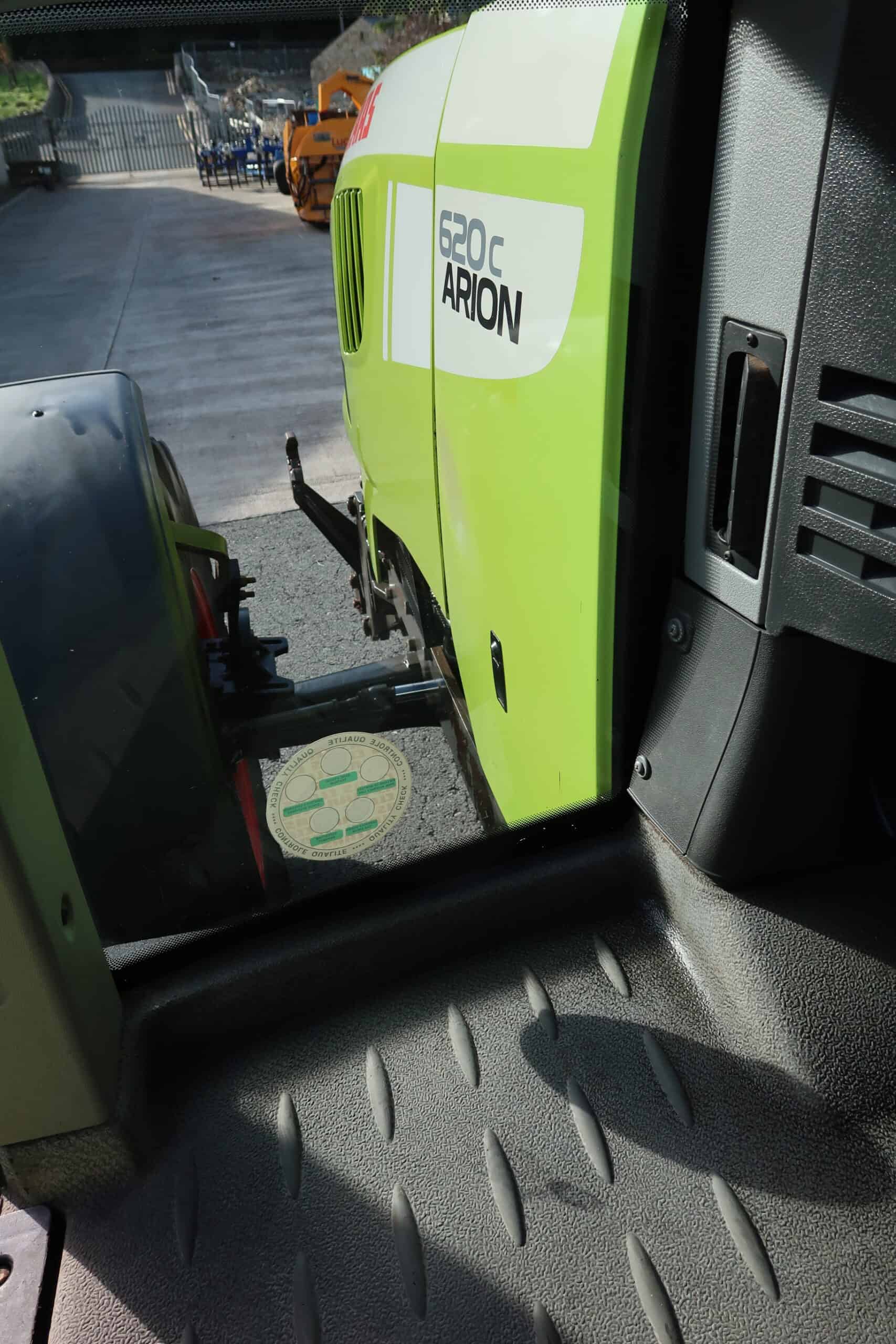CLAAS ARION 620C - Image 23