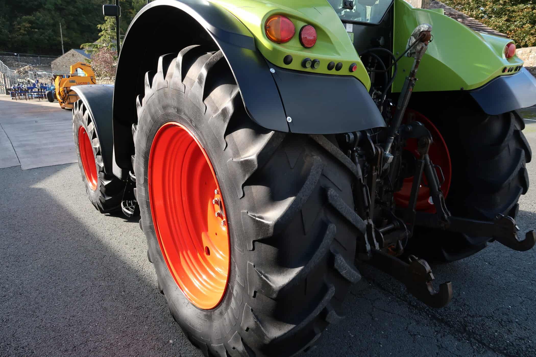 CLAAS ARION 620C - Image 28