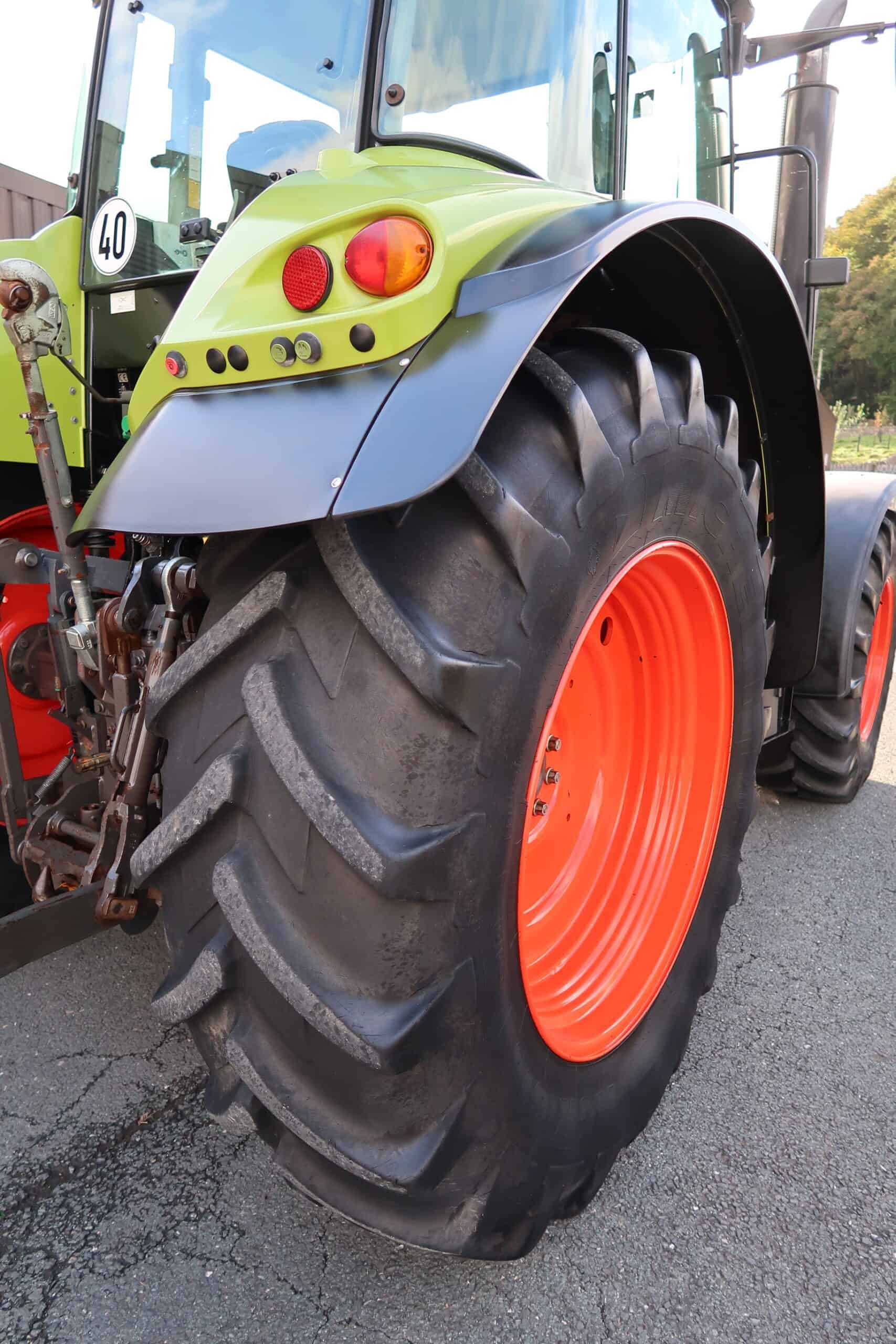 CLAAS ARION 620C - Image 33