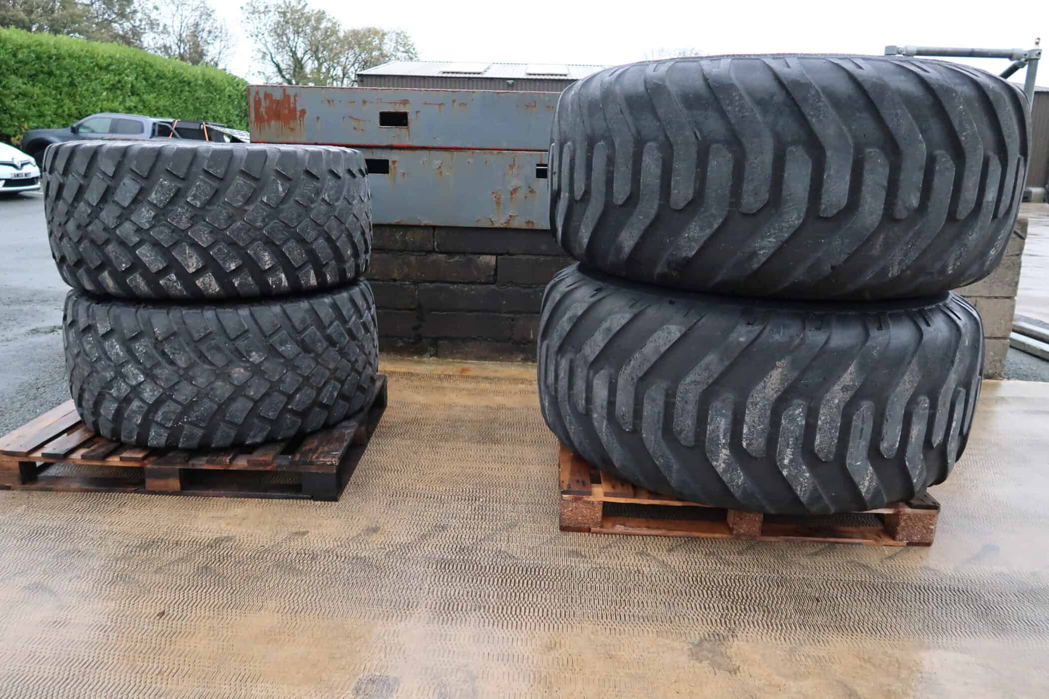 JOHN DEERE TURF WHEELS & TYRES